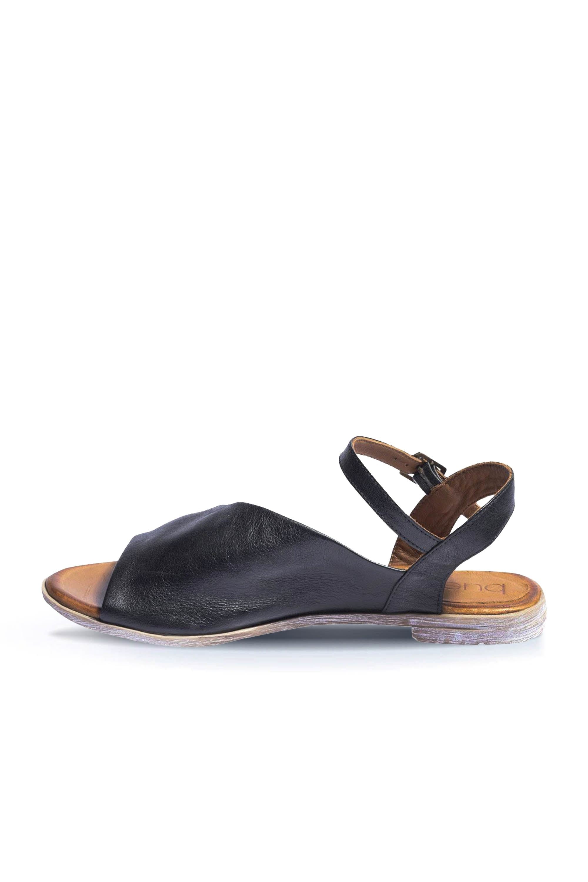 Bueno Women's Leather Flat Sandal