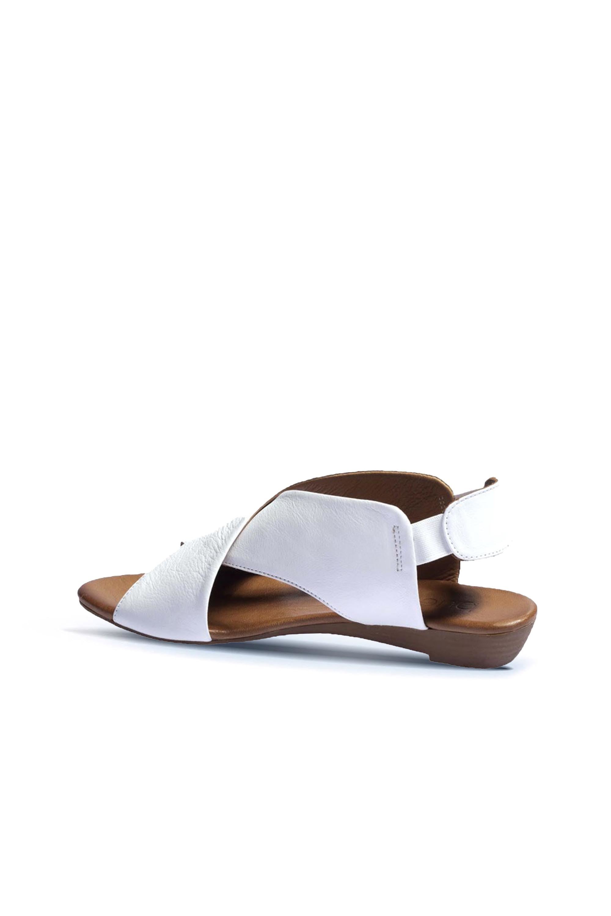 Bueno Women's Leather Flat Sandal