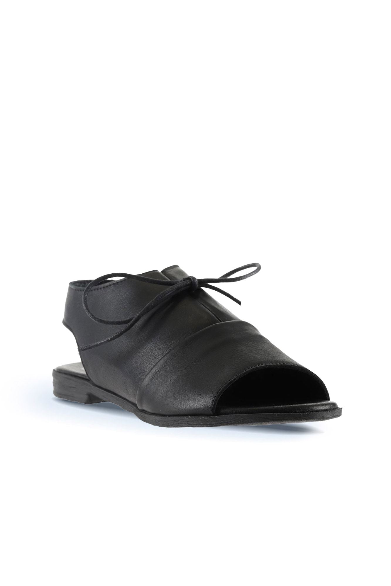 Bueno Women's Leather Flat Sandal