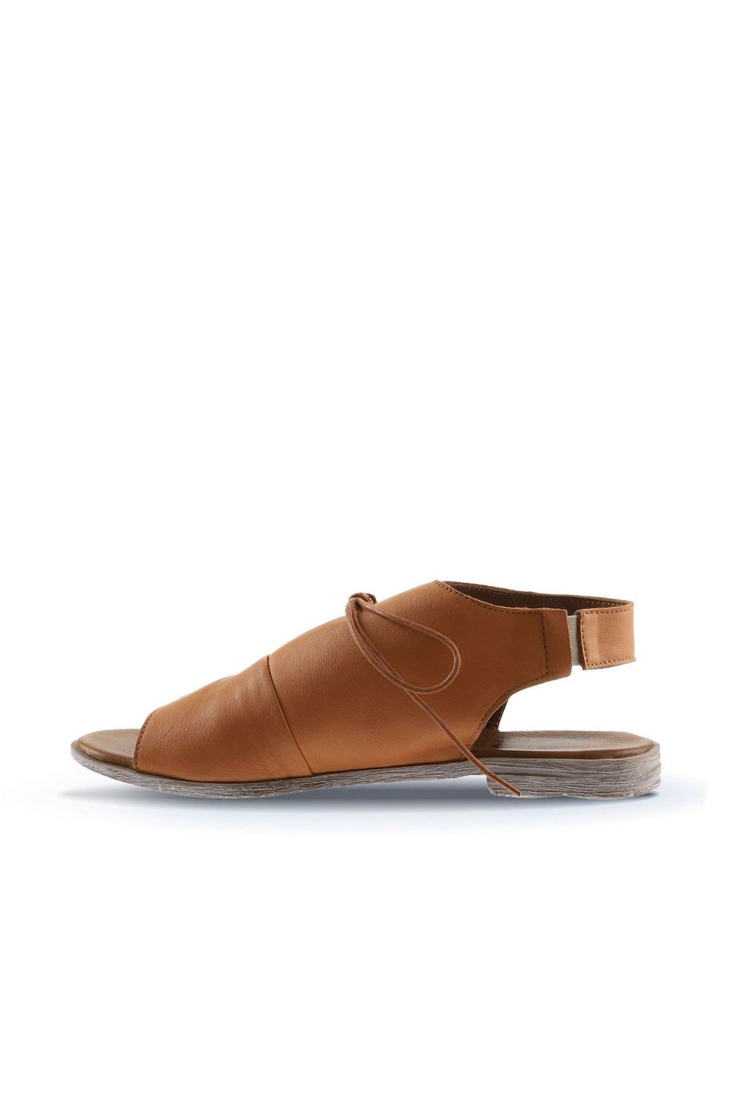 Bueno Women's Leather Flat Sandal