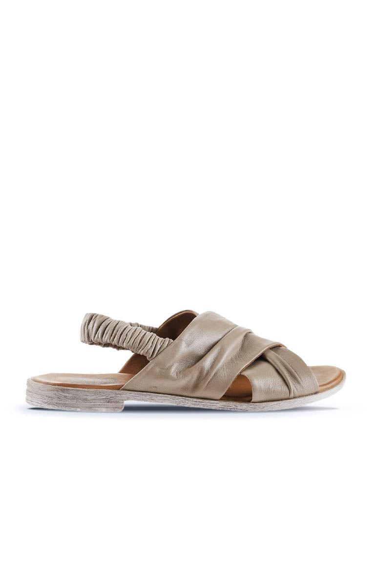 Bueno Women's Leather Flat Sandal