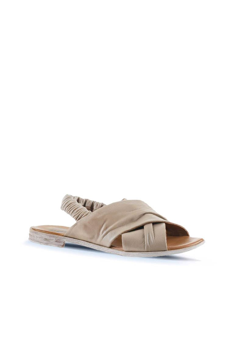 Bueno Women's Leather Flat Sandal