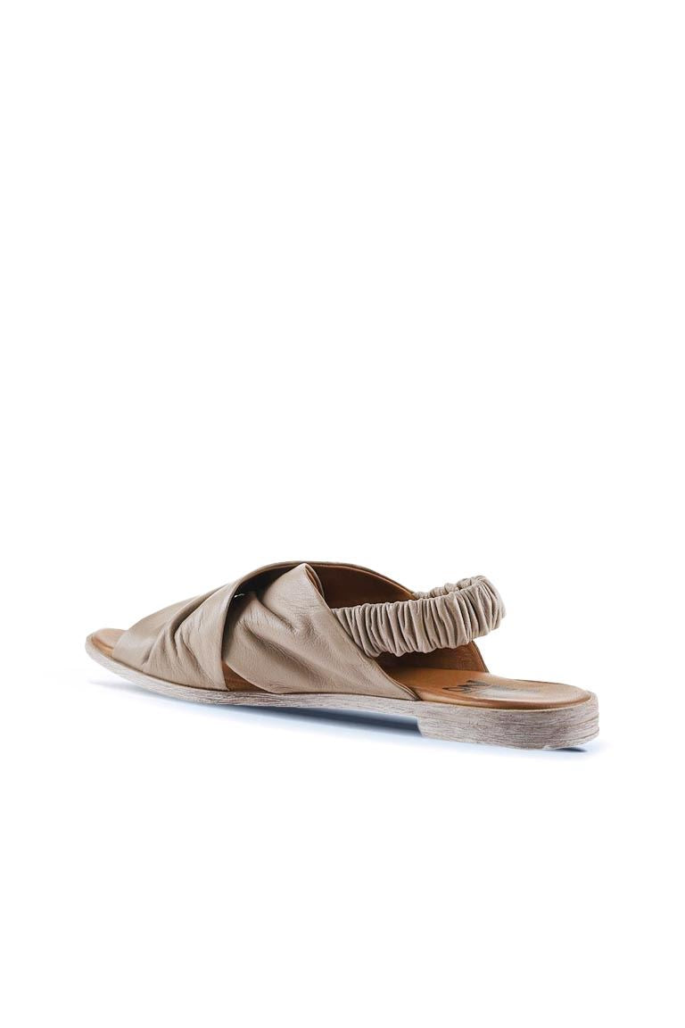 Bueno Women's Leather Flat Sandal