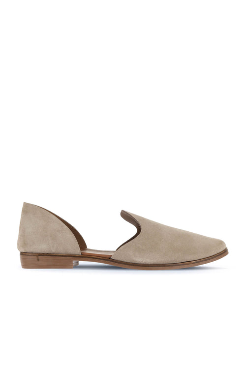 Bueno women's Closed Toe Nubuck Sandals in sand