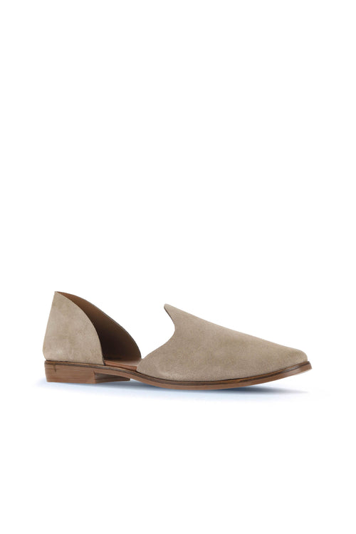 Bueno 's Closed Toe Nubuck Sandals in sand