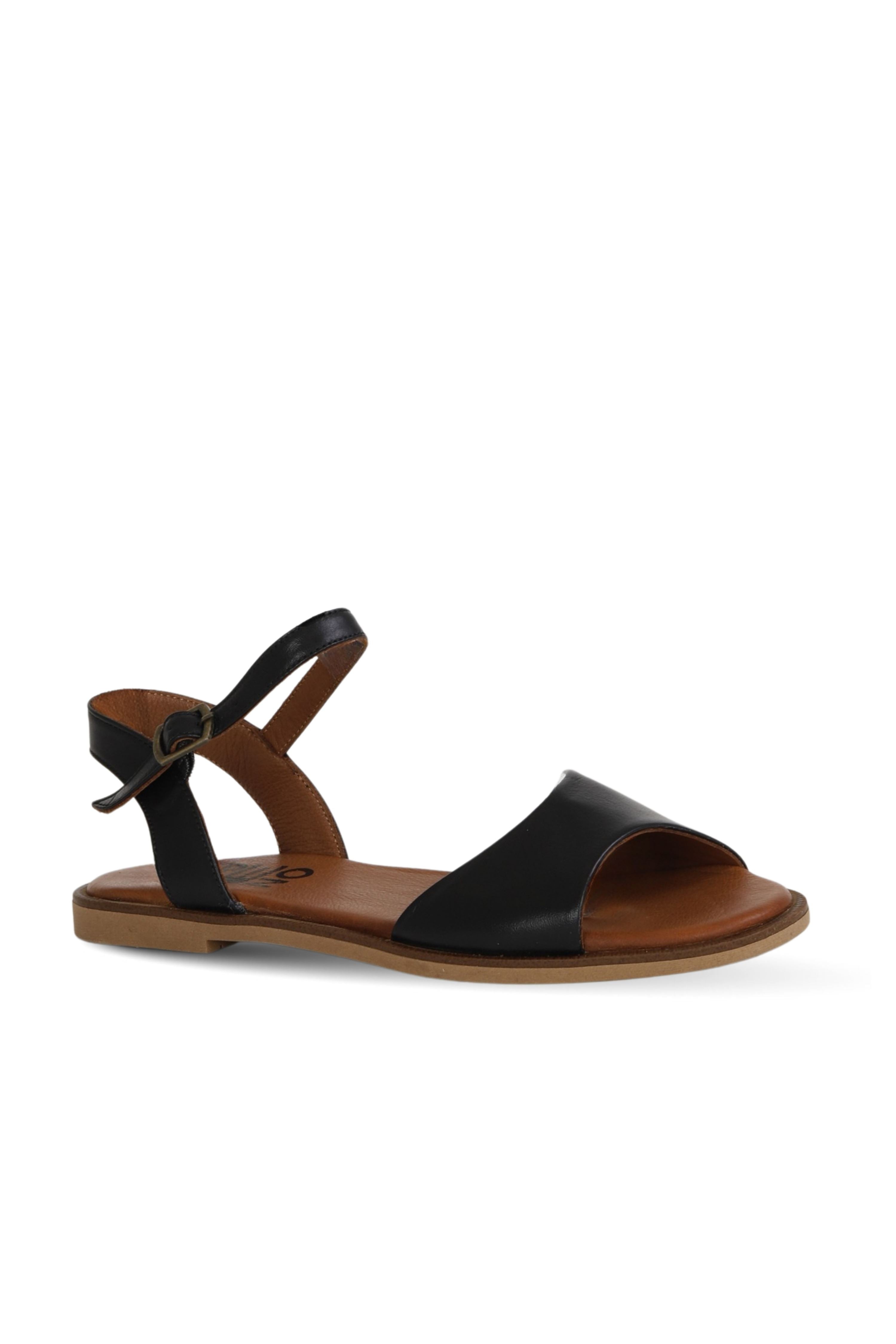 Bueno Women's Leather Flat Sandal
