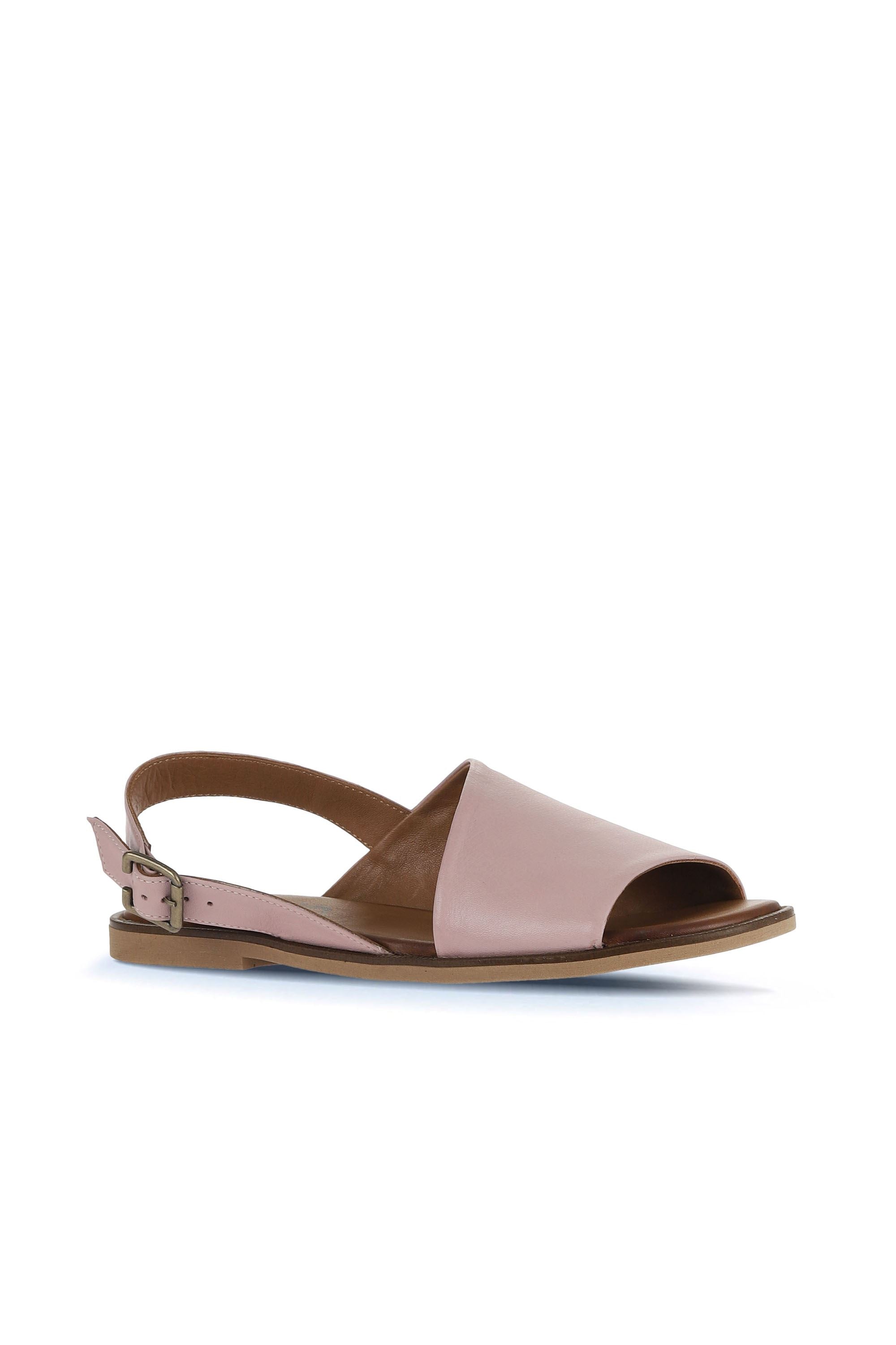 Bueno Women's Leather Flat Sandal