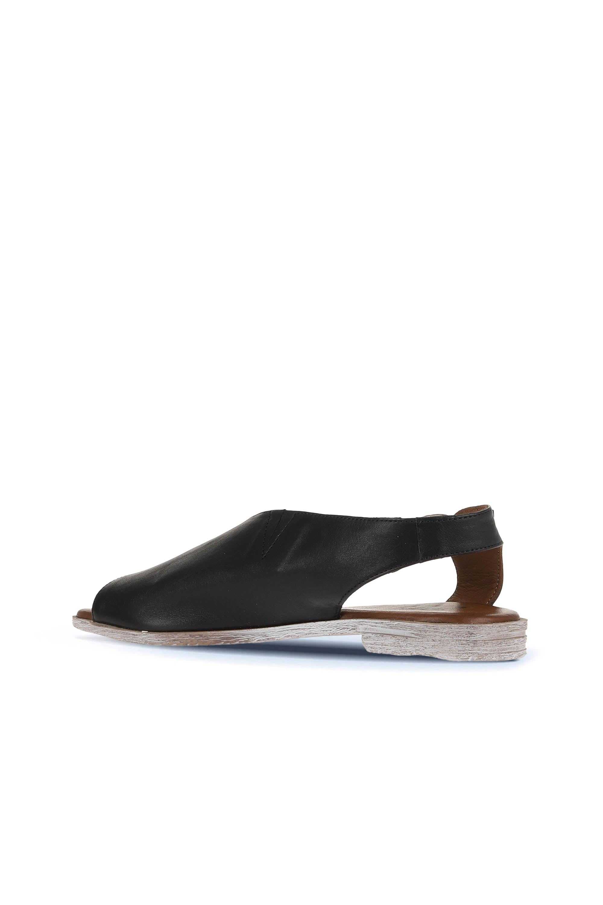 Bueno Women's Leather Flat Sandal