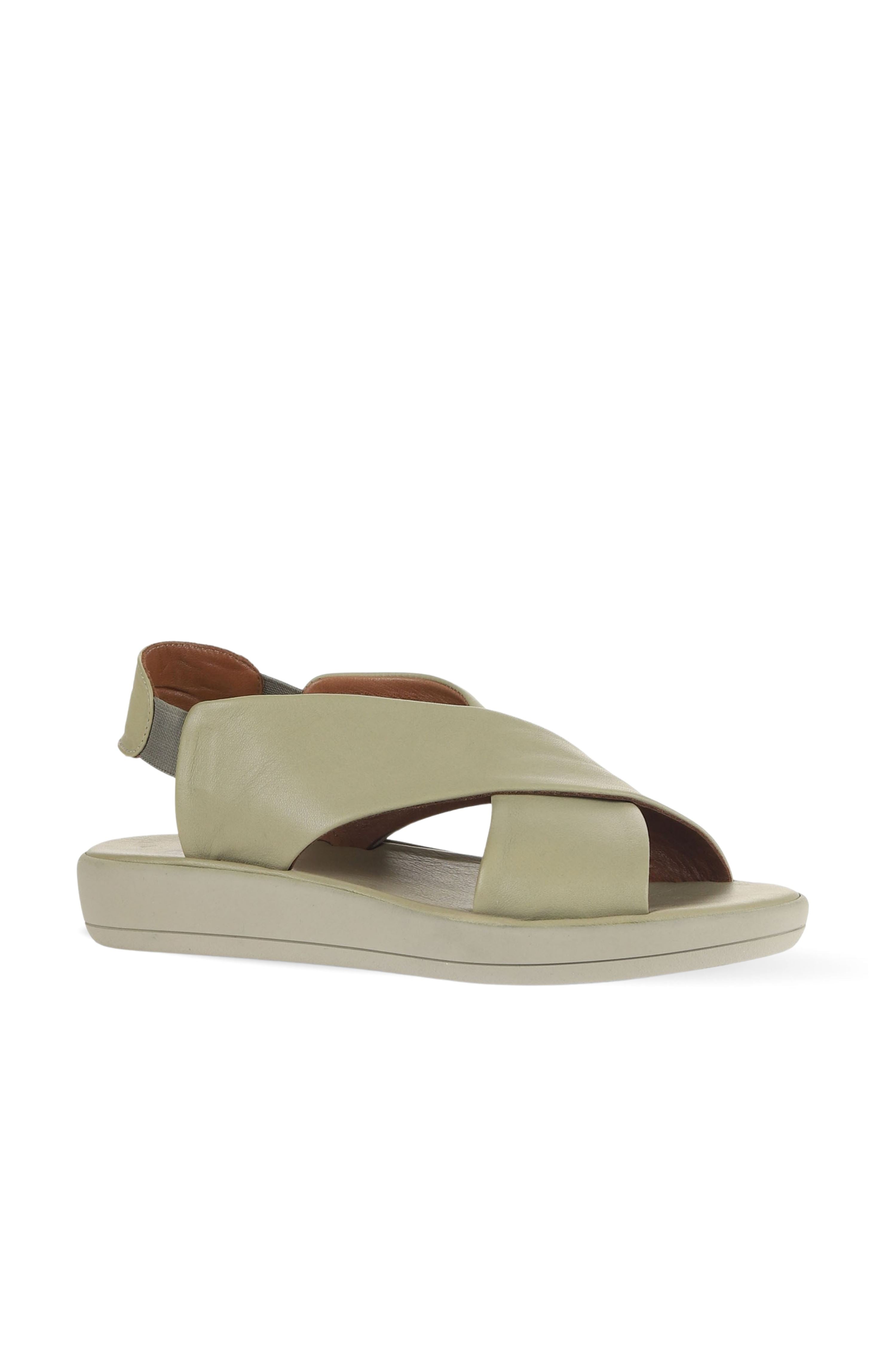Bueno Women's Leather Flat Sandal