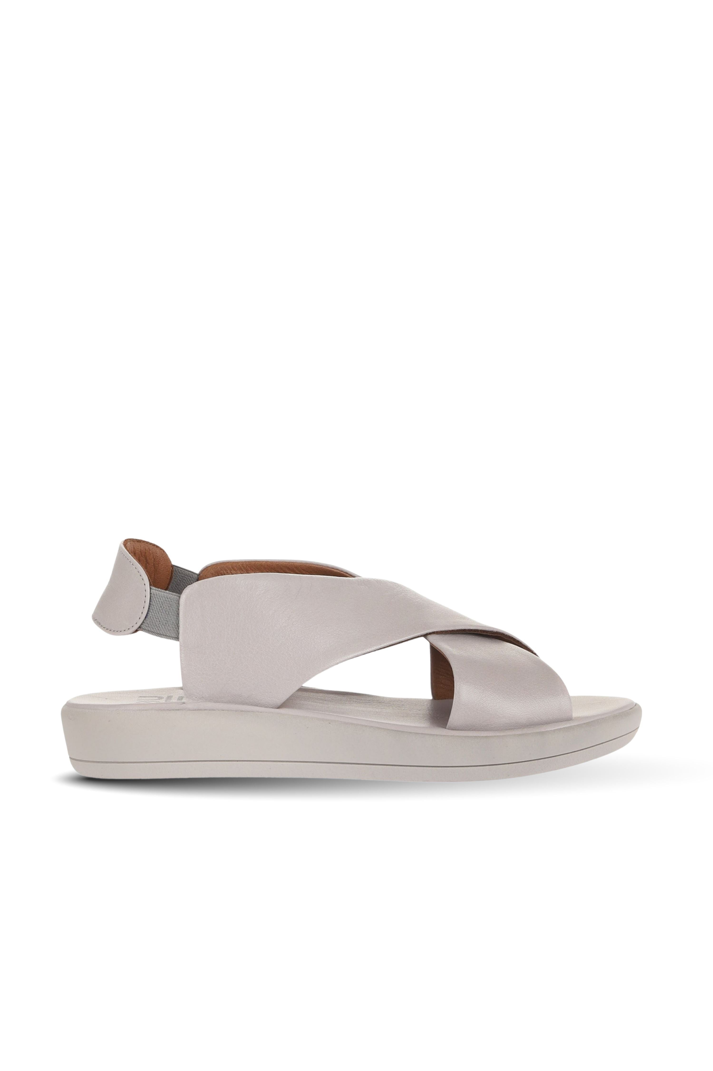 Bueno Women's Leather Flat Sandal