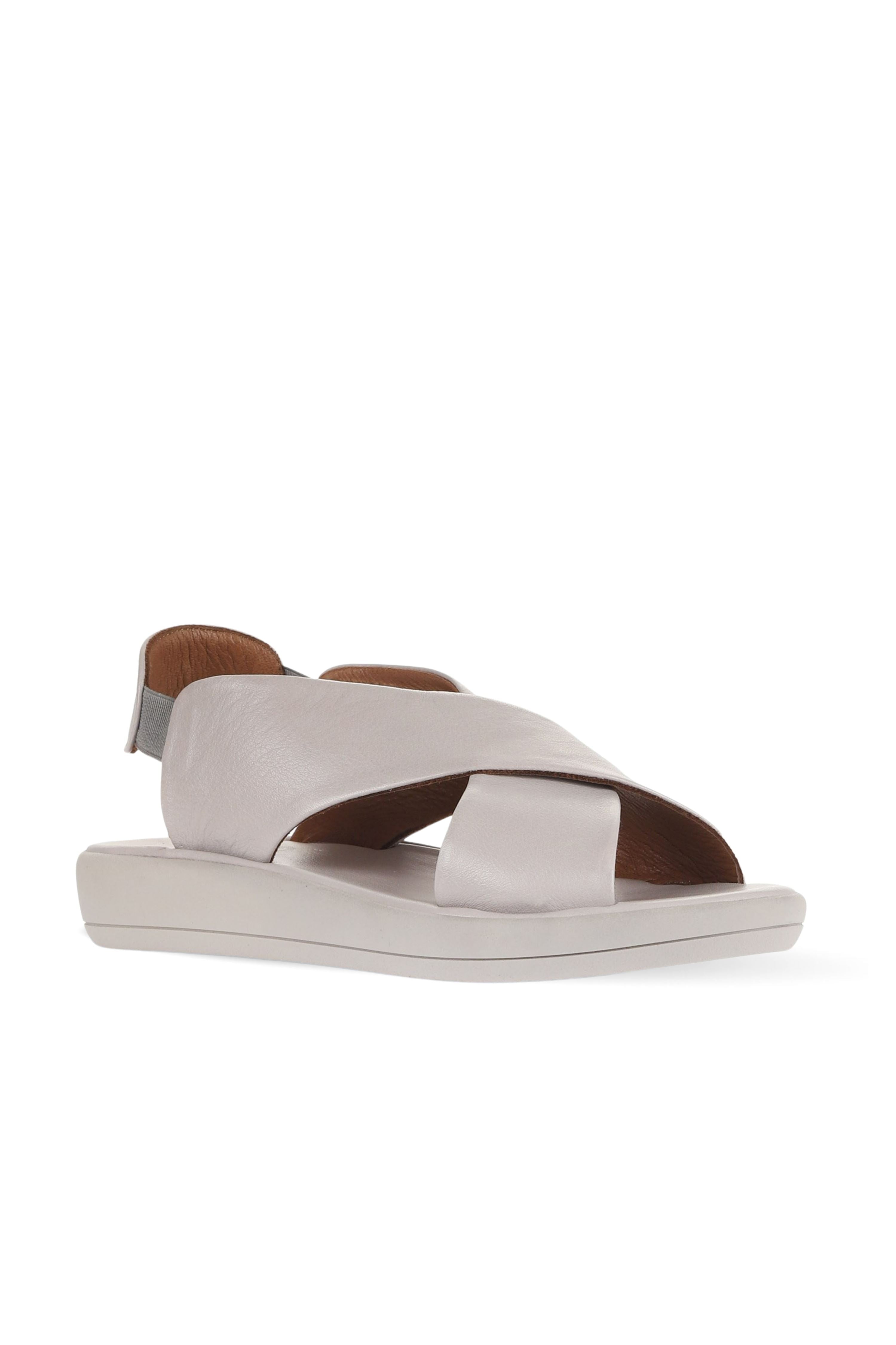 Bueno Women's Leather Flat Sandal