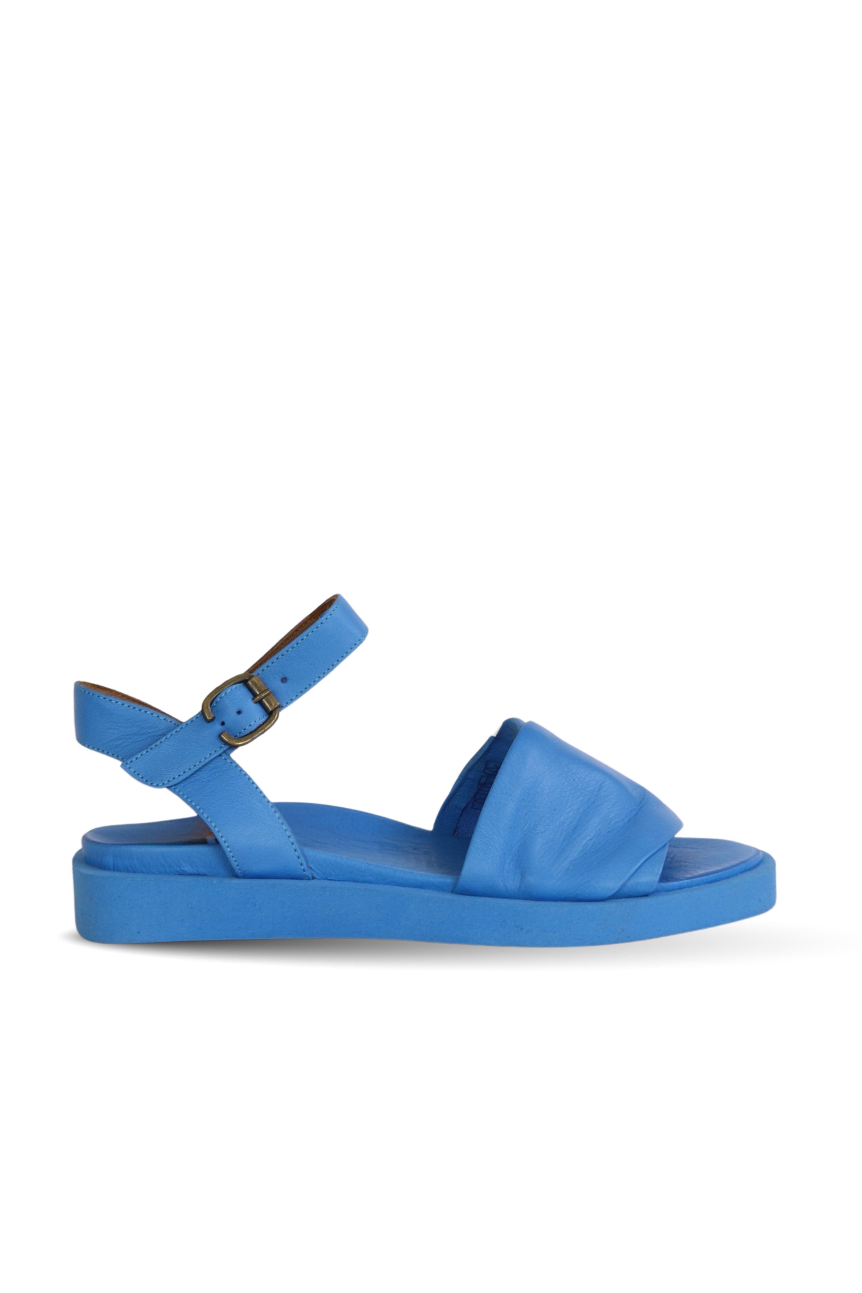 Bueno Women's Leather Flat Sandal