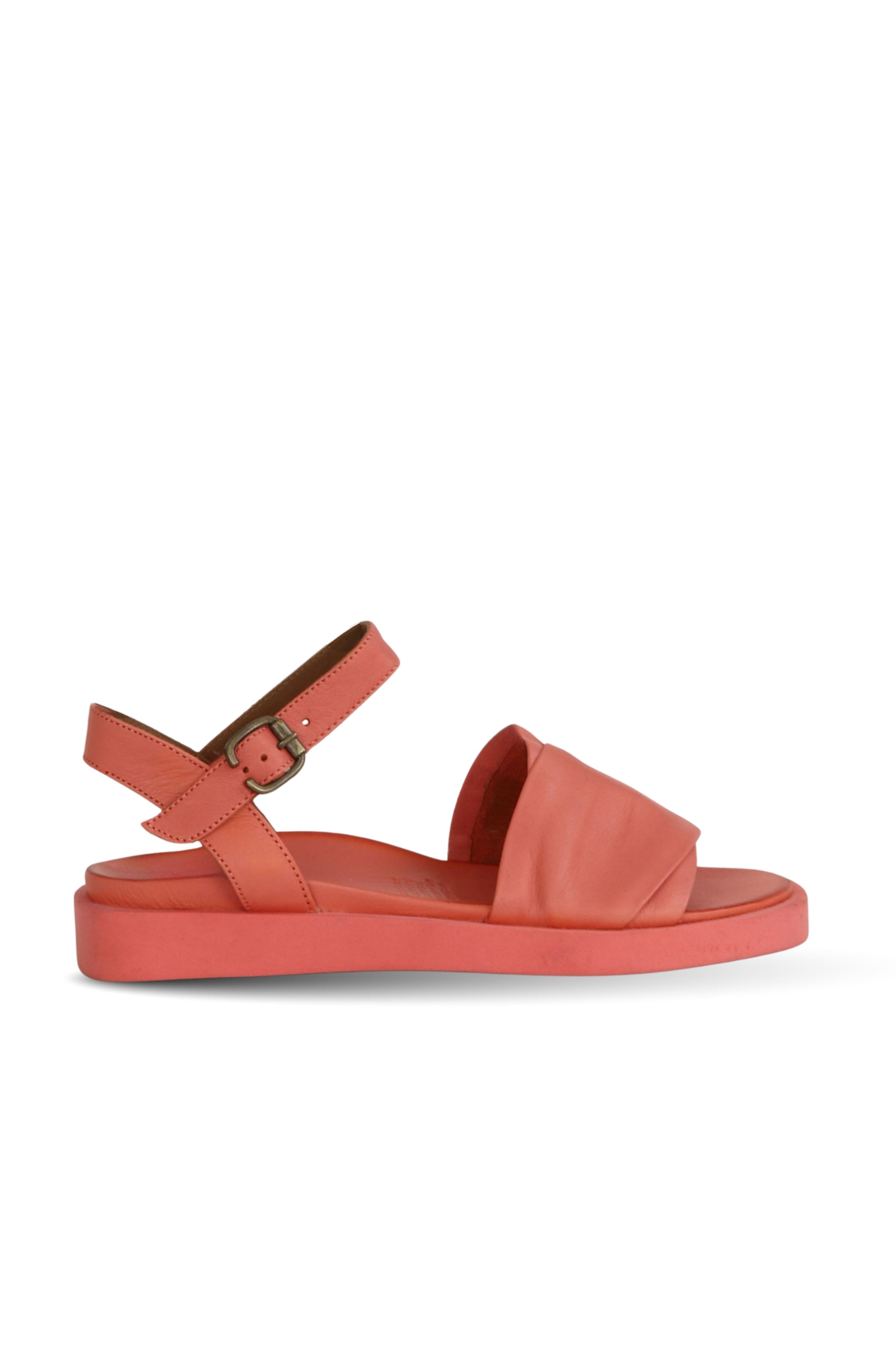 Bueno Women's Leather Flat Sandal