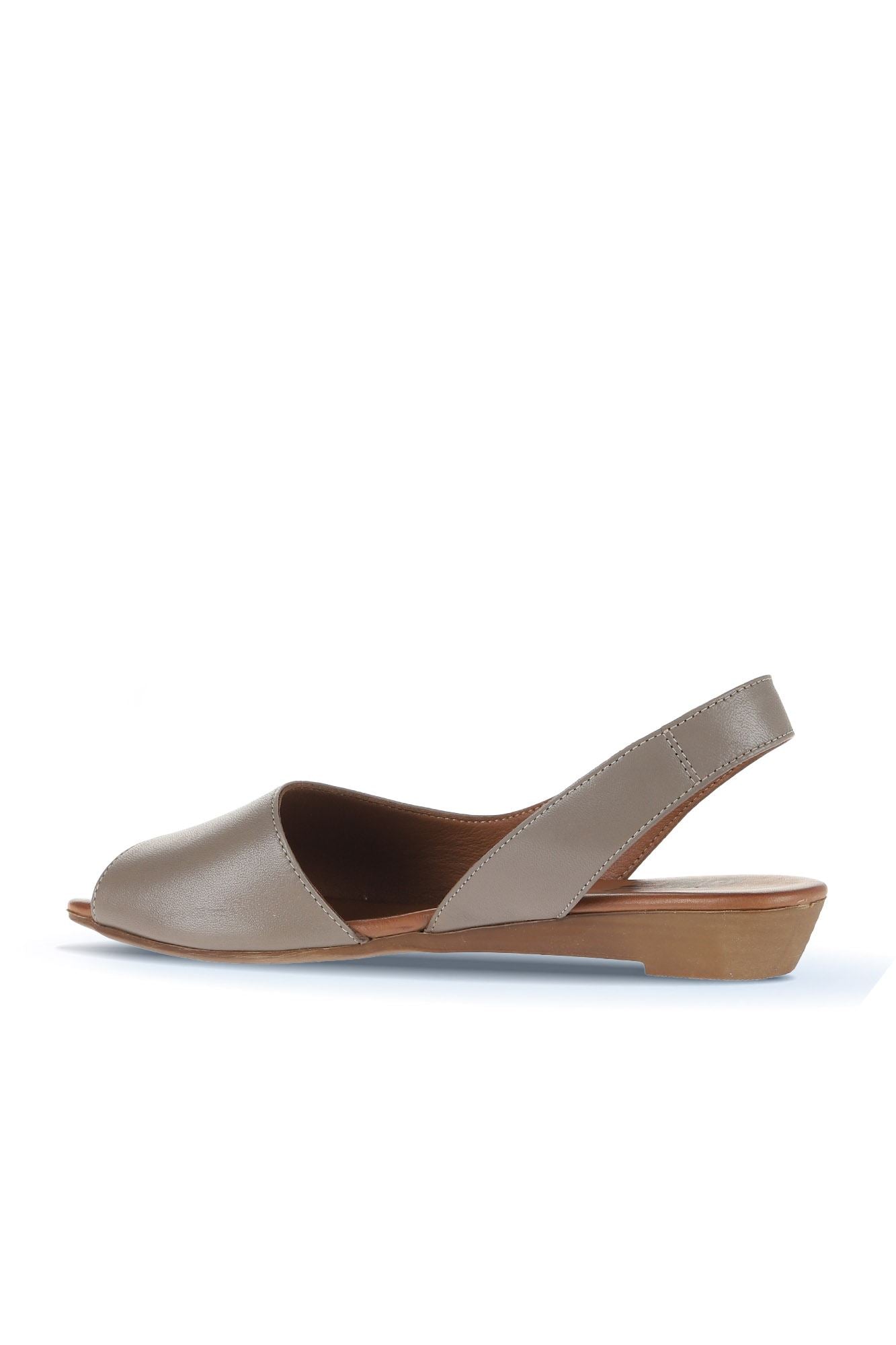 Bueno Women's Leather Flat Sandal