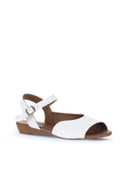 Bueno Women's Leather Flat Sandal