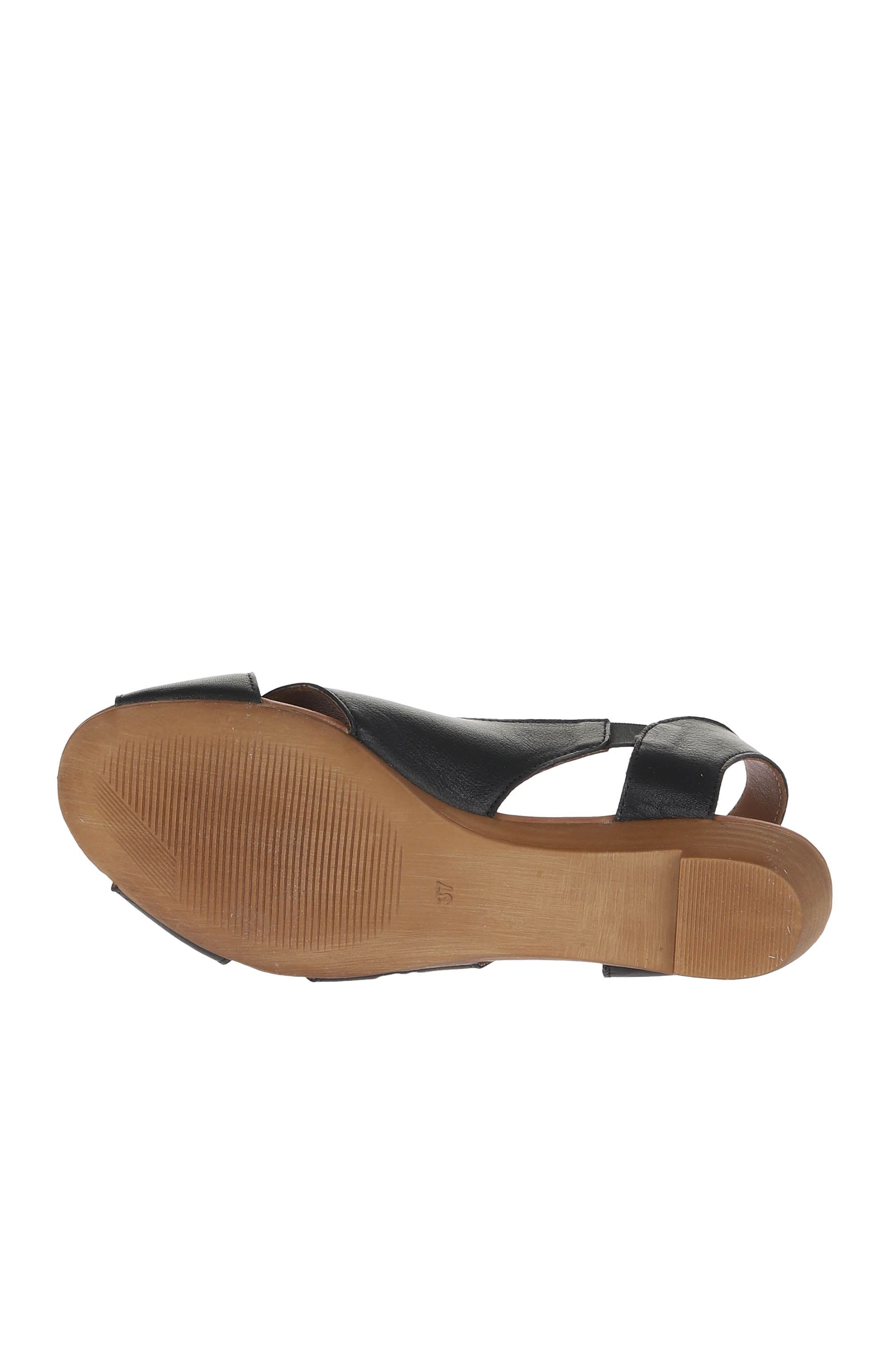 Bueno Women's Leather Flat Sandal