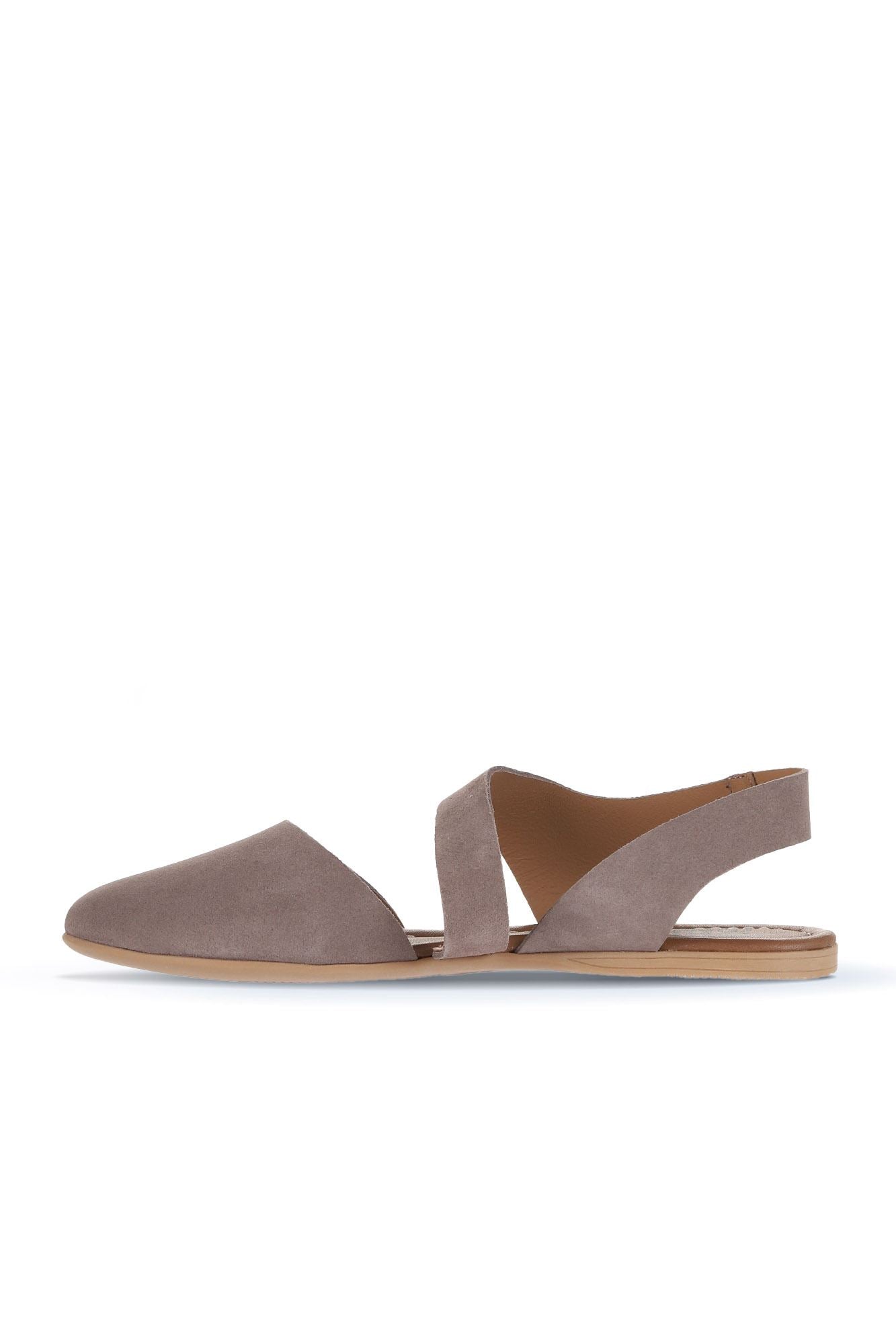 Bueno Women's Leather Flat Sandal