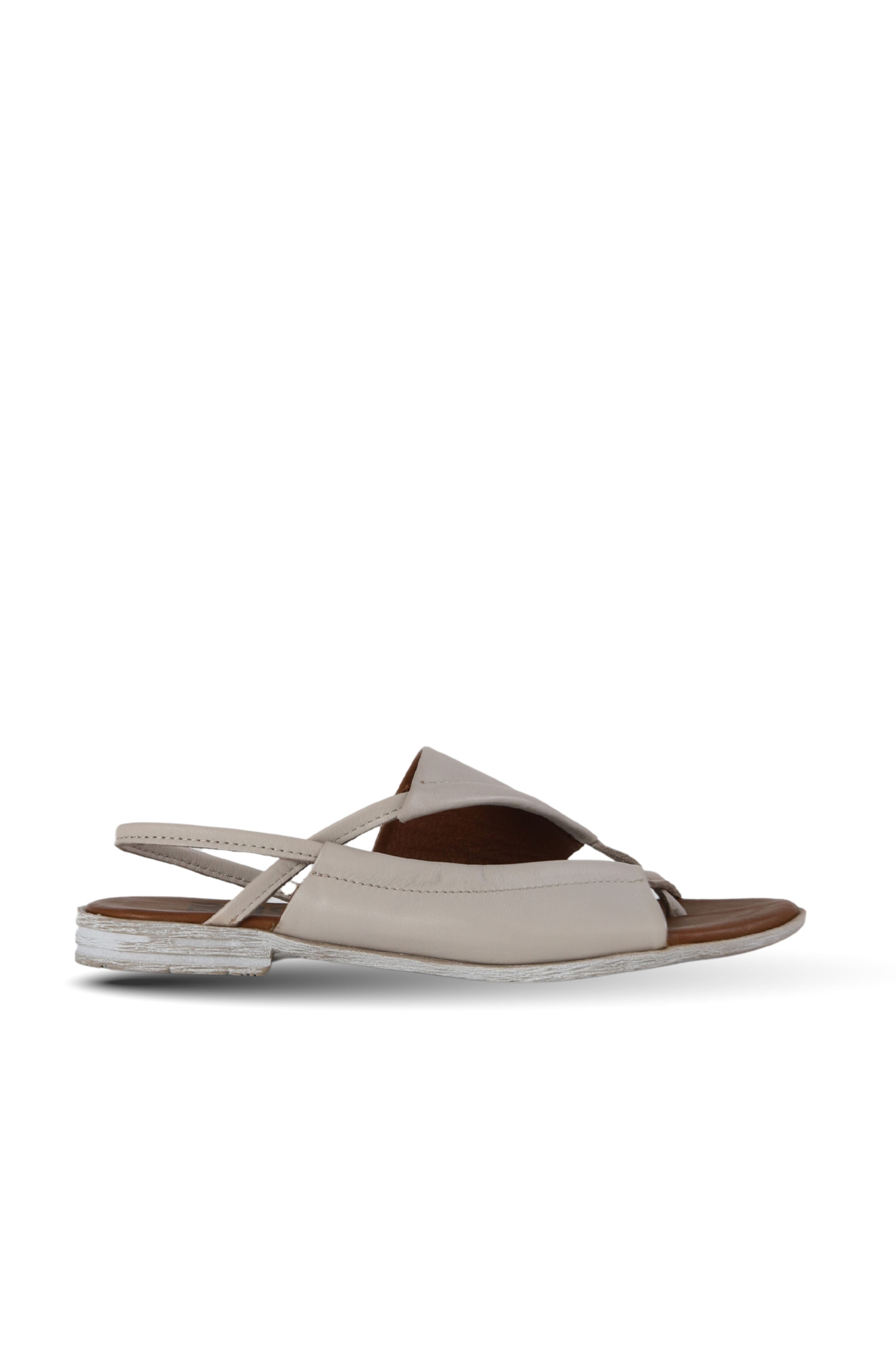 Bueno Women's Leather Flat Sandal