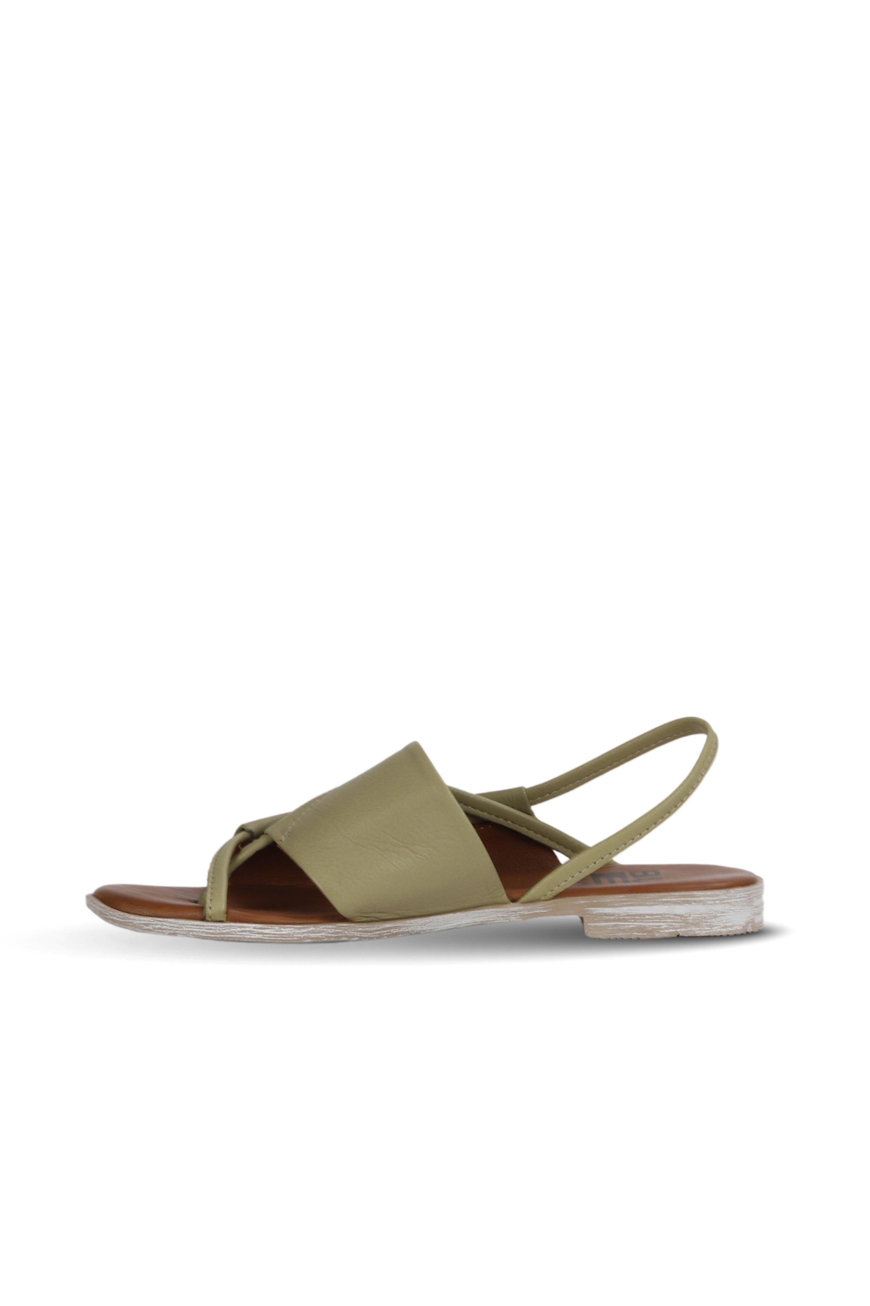 Bueno Women's Leather Flat Sandal