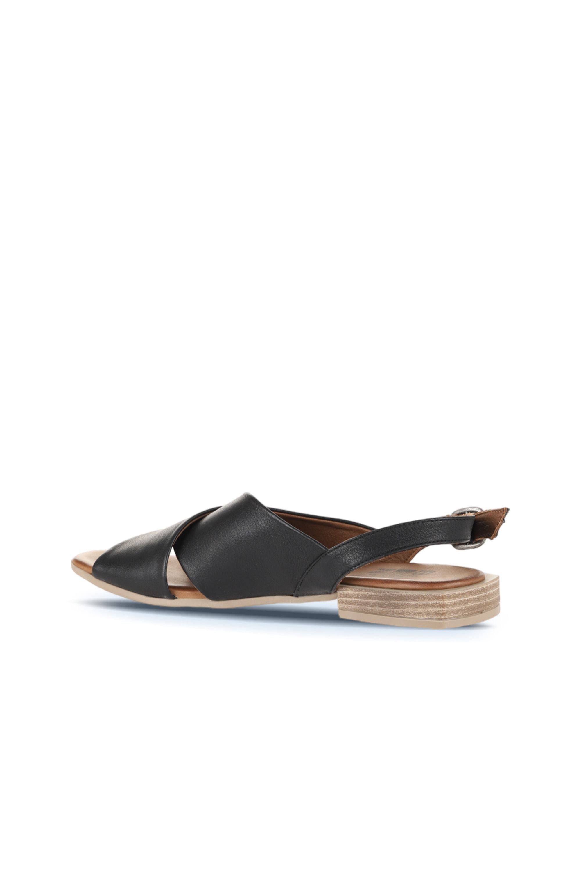 Bueno Women's Leather Flat Sandal