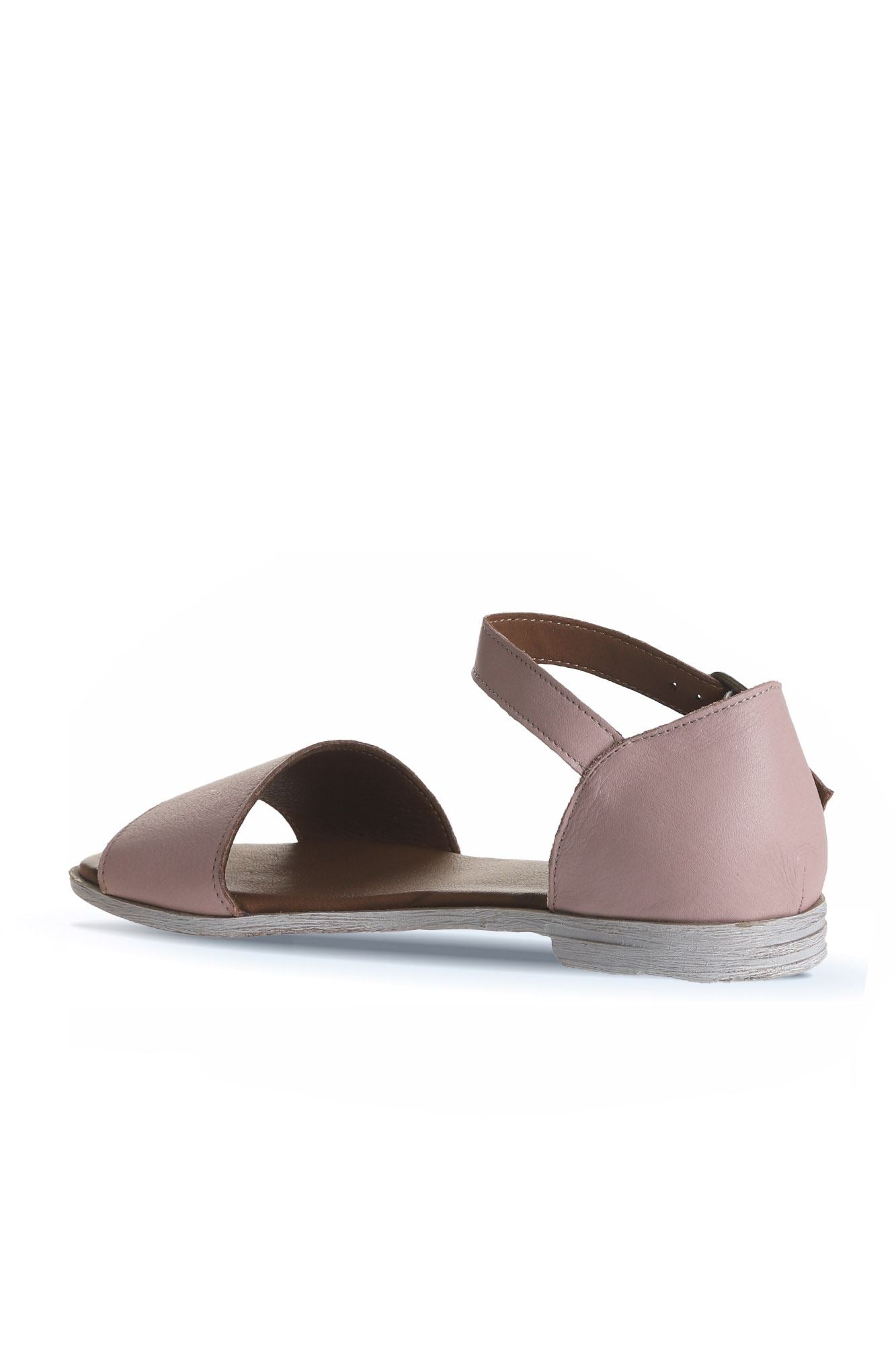 Bueno Women's Leather Flat Sandal