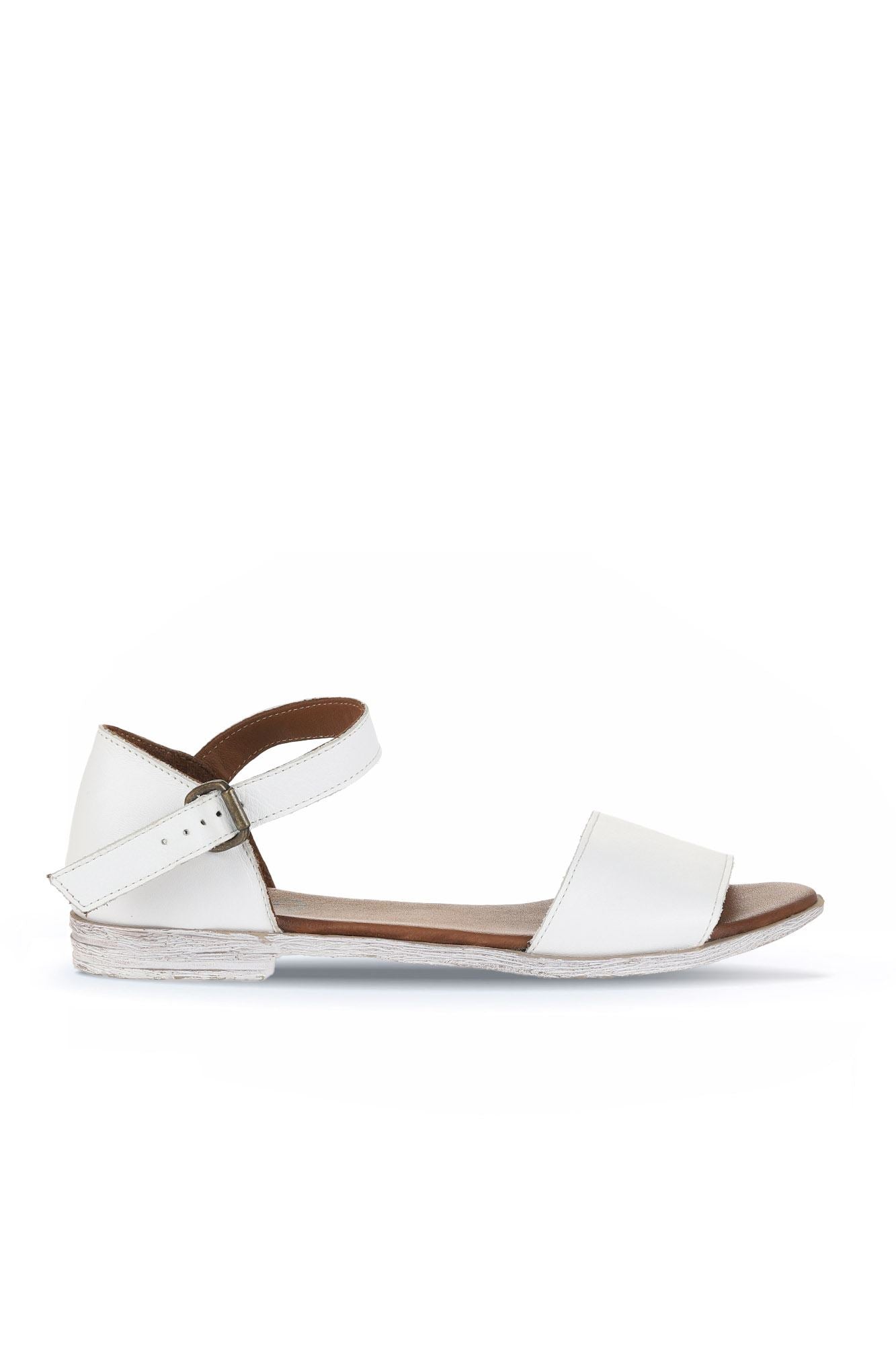 Bueno Women's Leather Flat Sandal