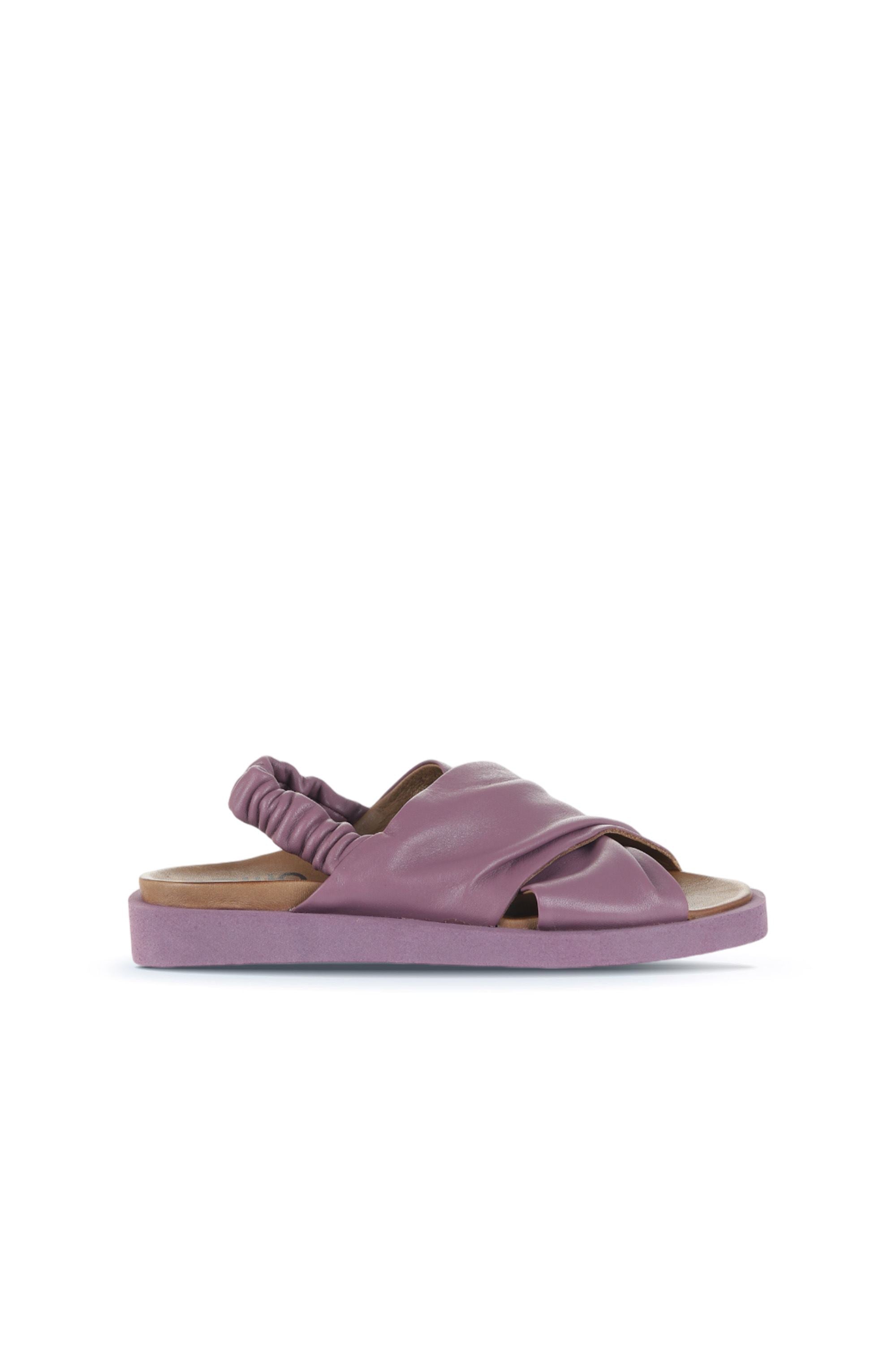 Bueno Women's Leather Flat Sandal