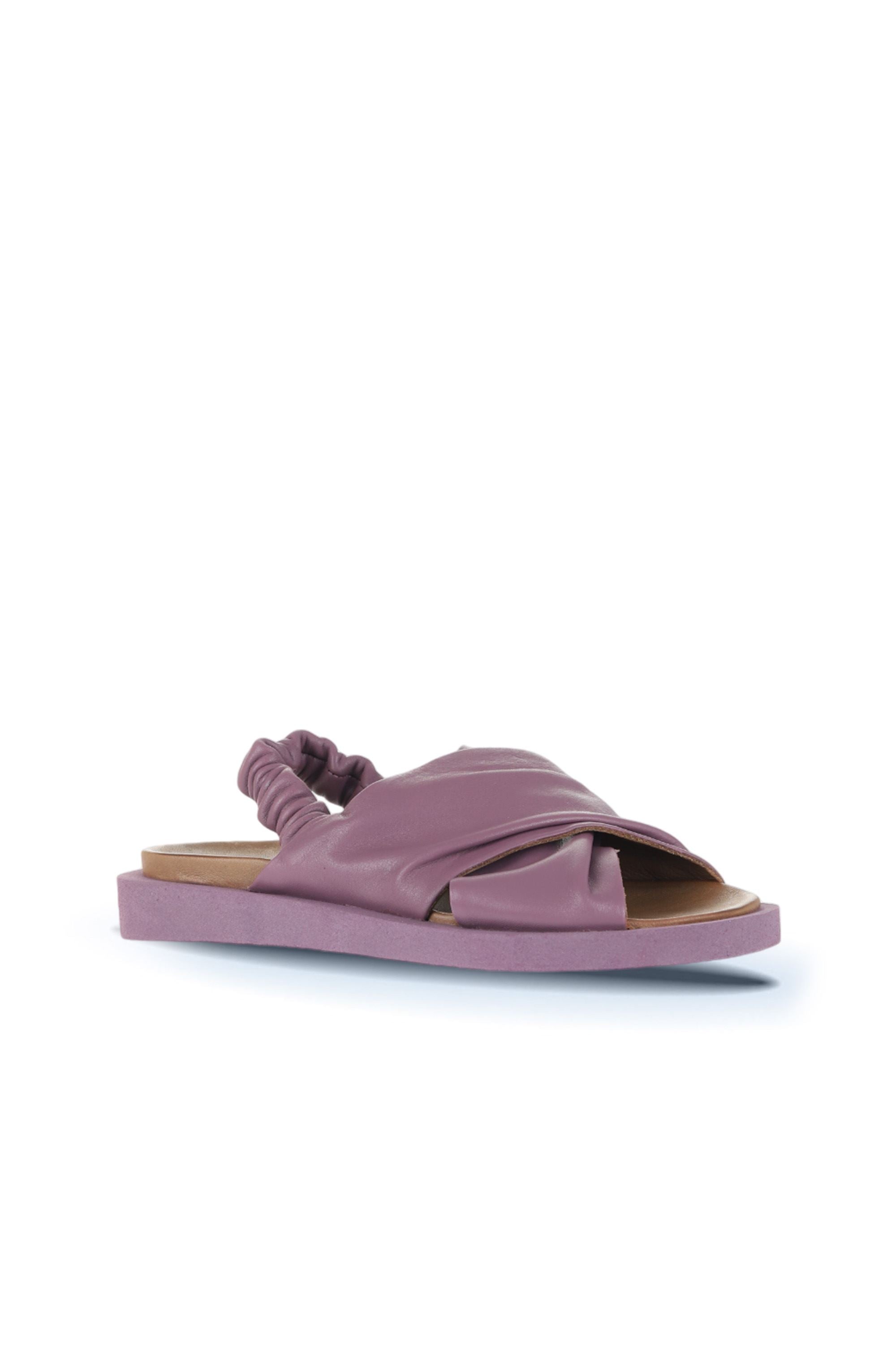 Bueno Women's Leather Flat Sandal