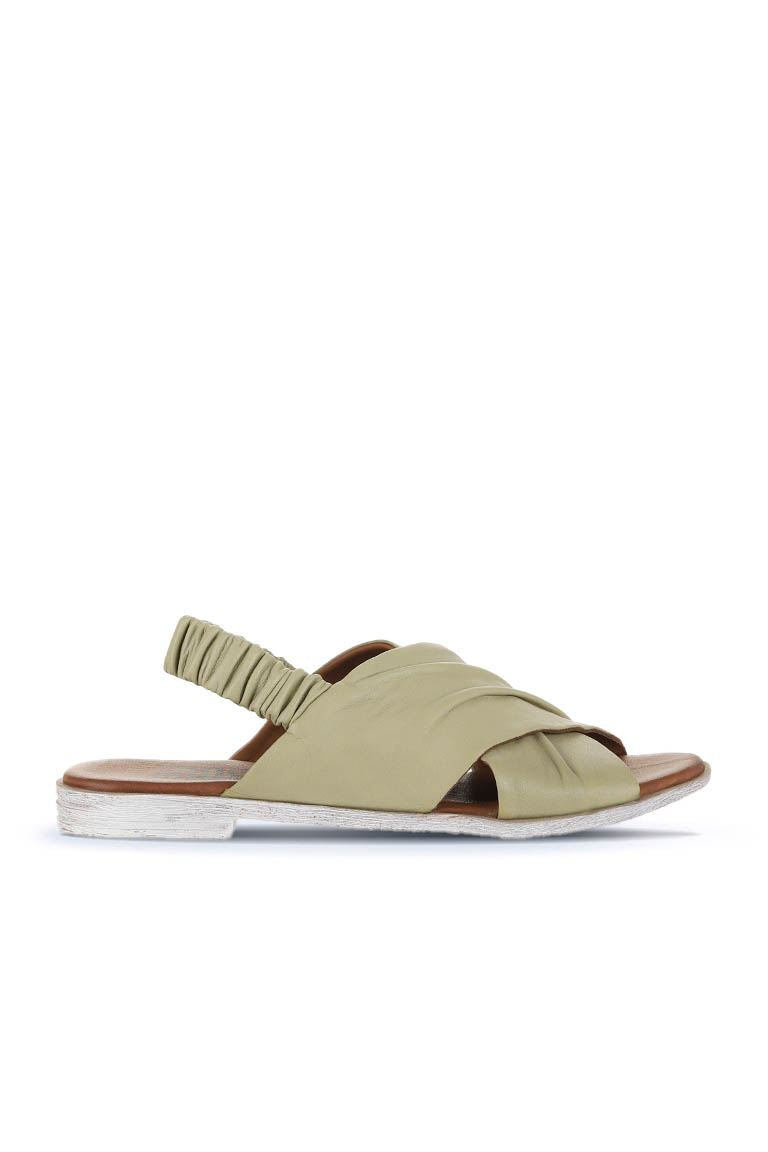 Bueno Women's Leather Flat Sandal