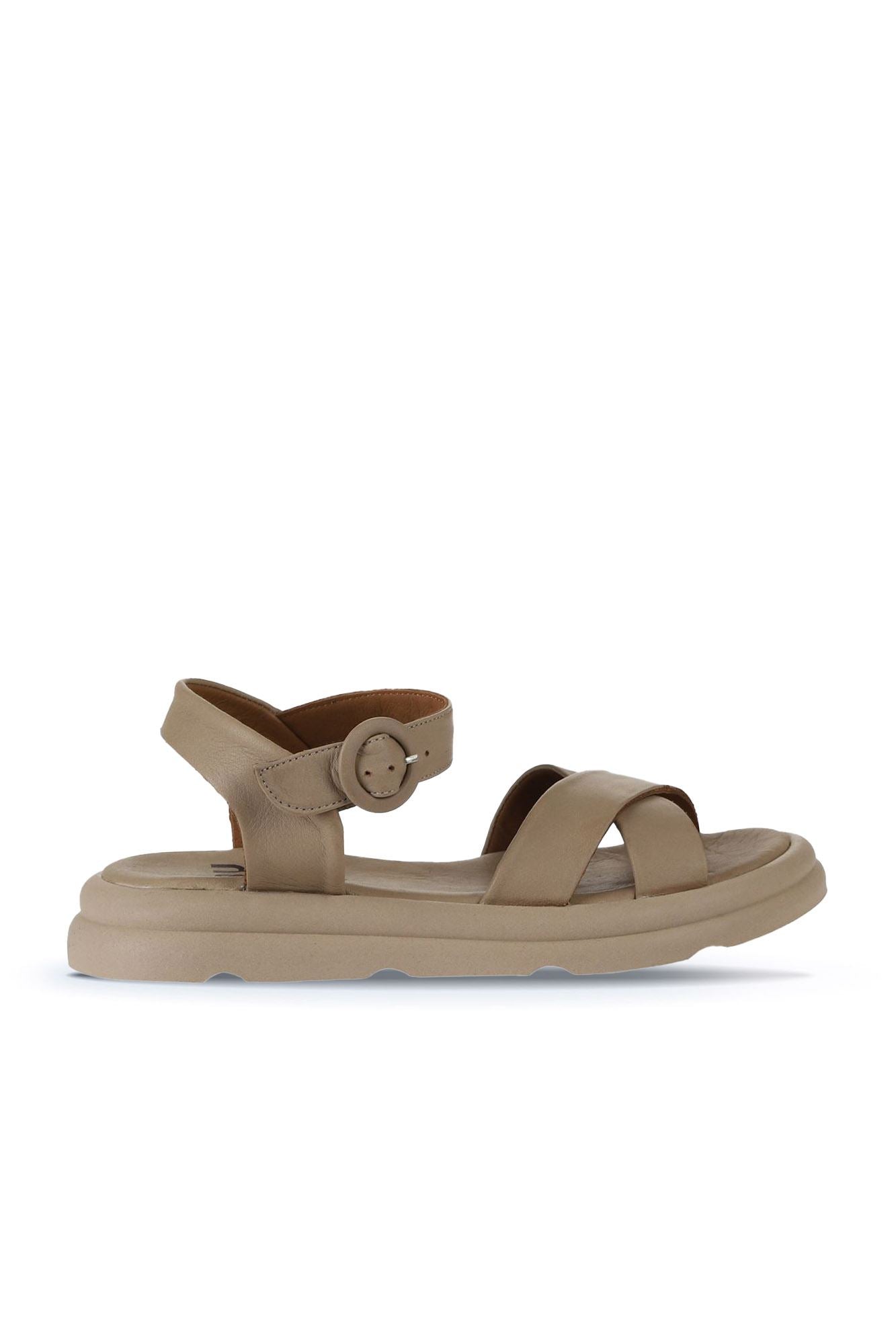 Bueno Women's Leather Flat Sandal
