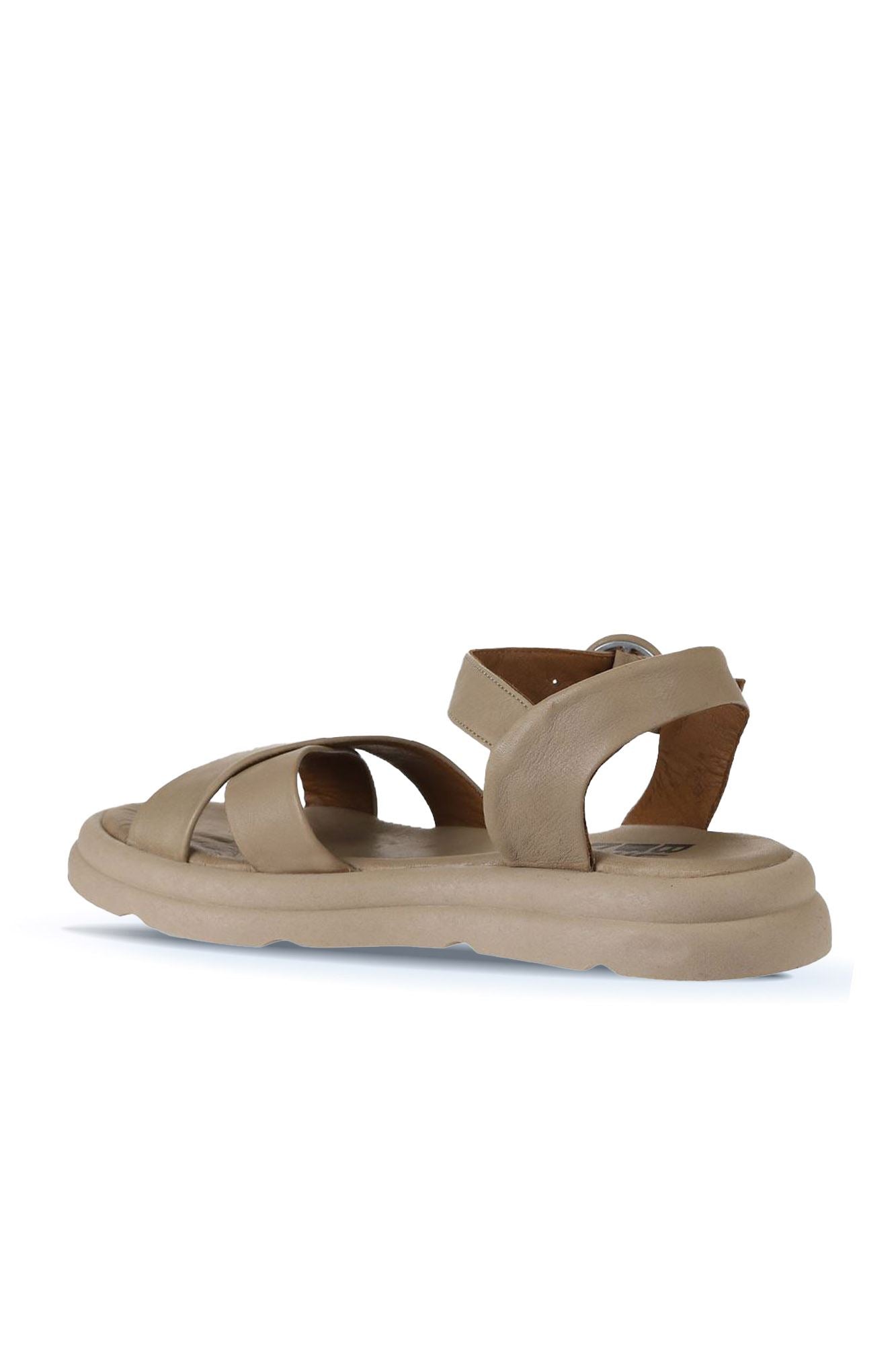 Bueno Women's Leather Flat Sandal