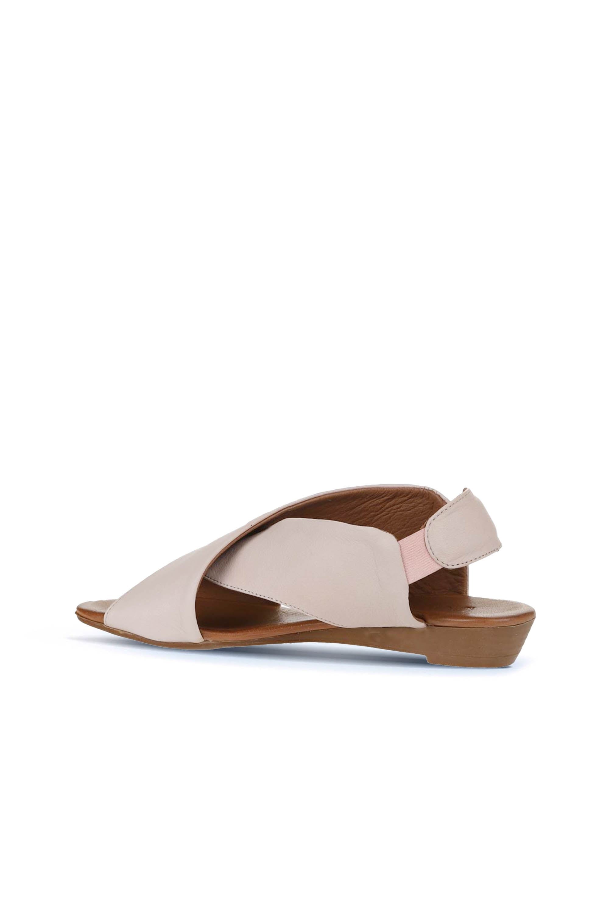 Bueno Women's Leather Flat Sandal