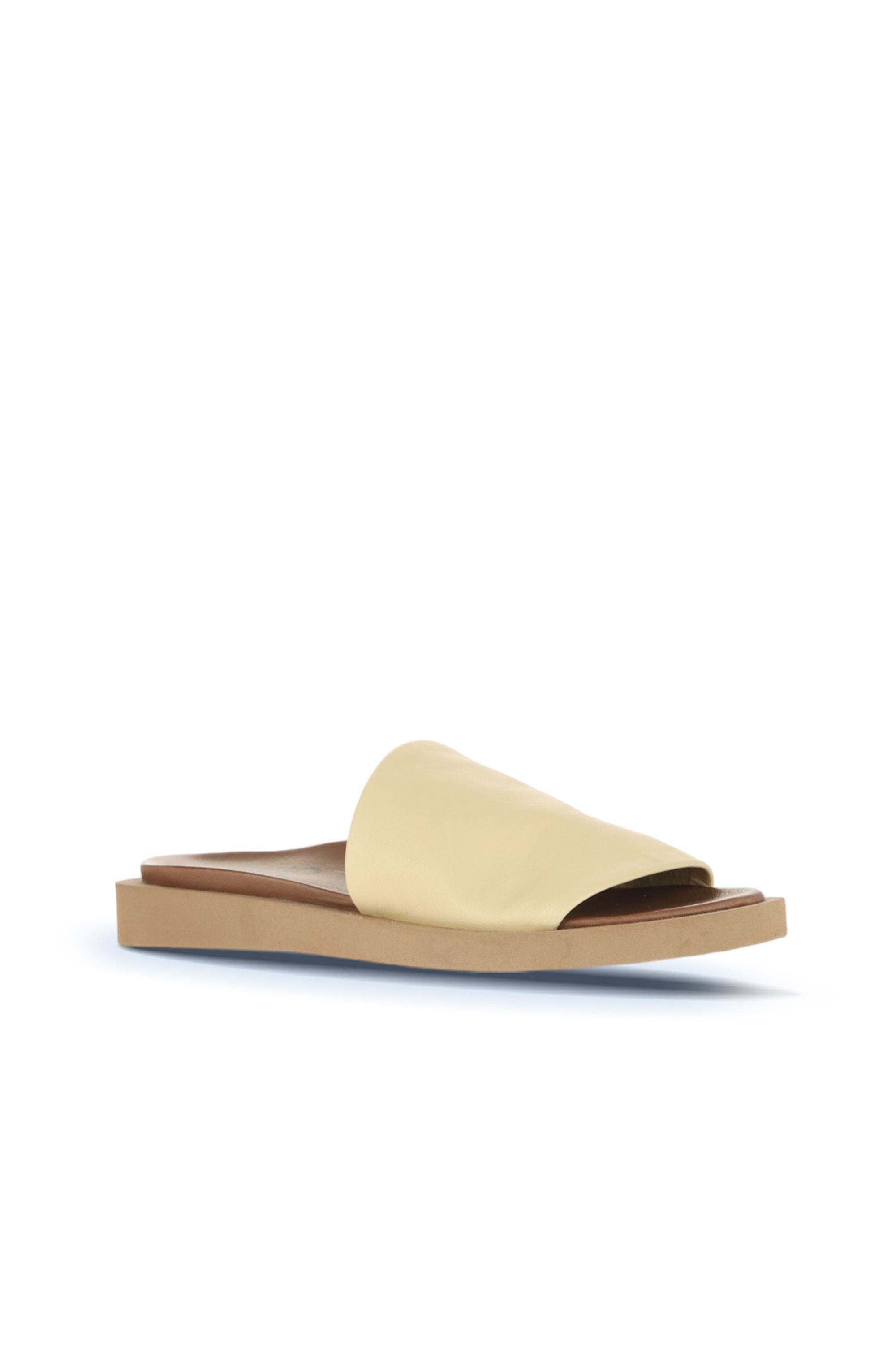 Bueno Women's Leather Flat Slipper