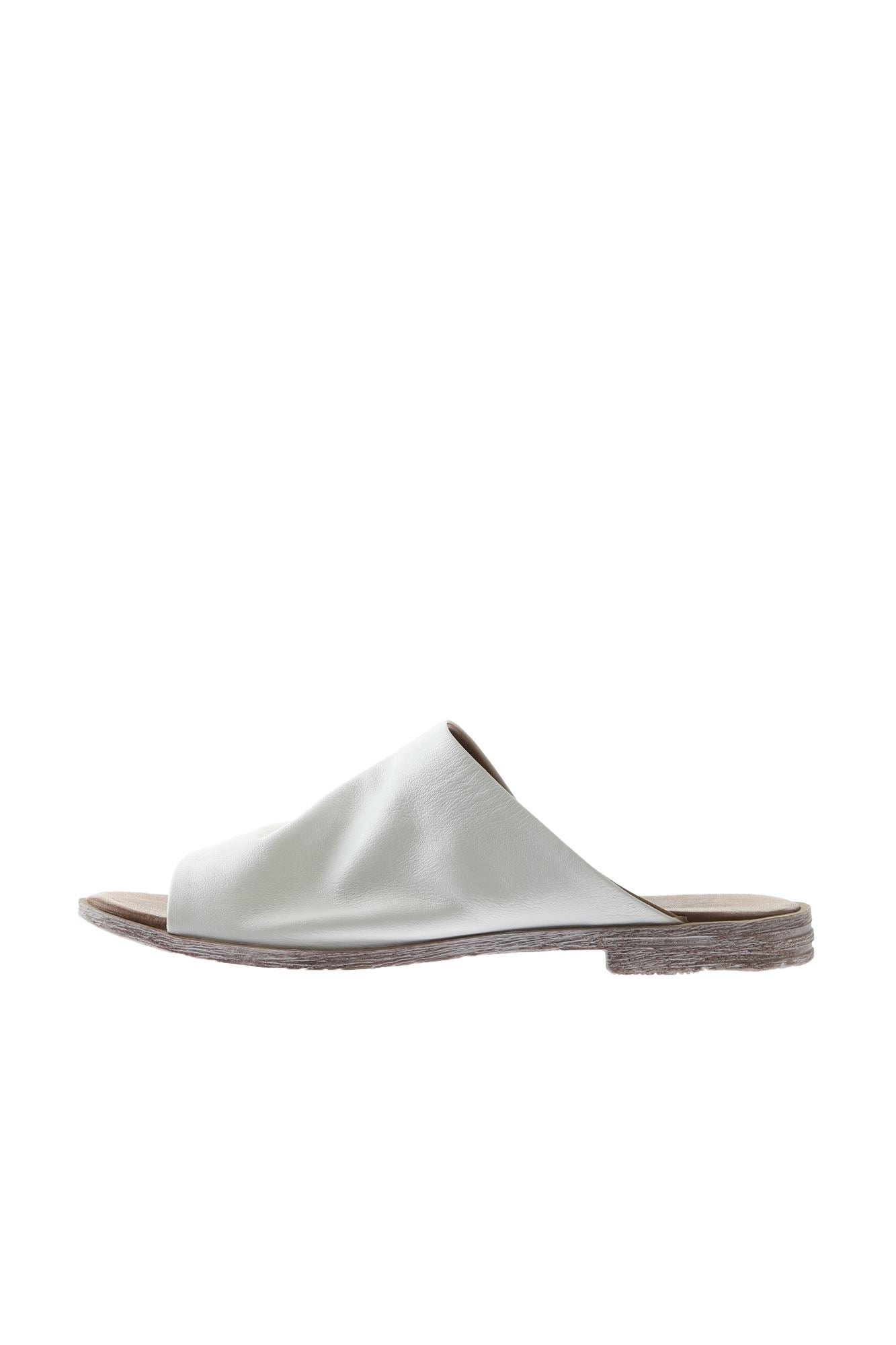 Bueno Women's Leather Flat Slipper