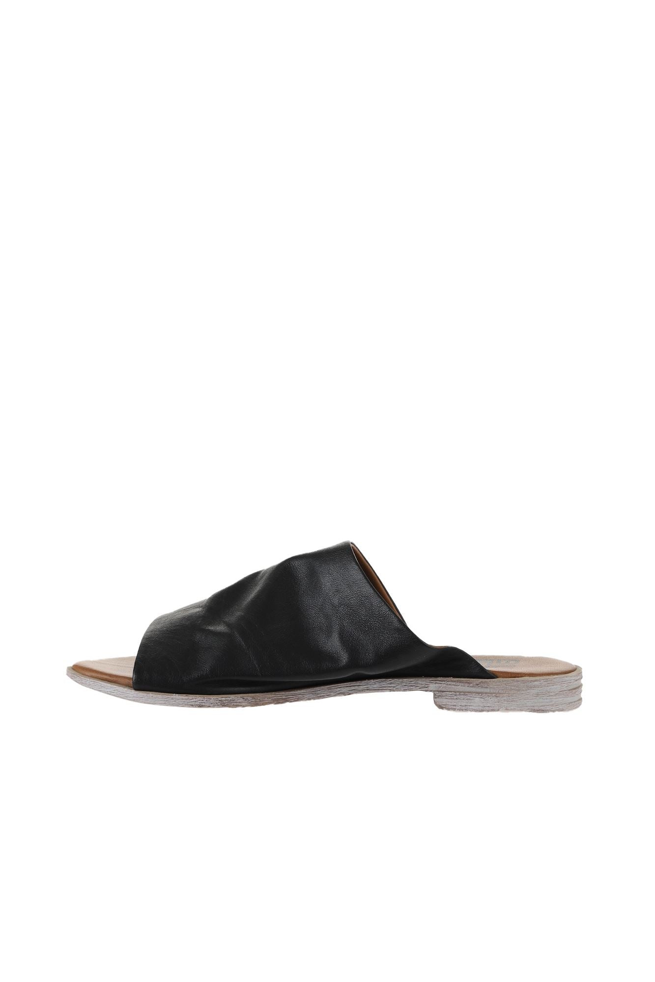 Bueno Women's Leather Flat Slipper