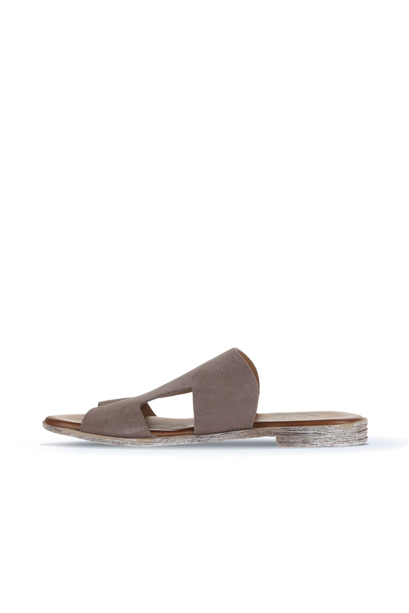 Bueno Women's Leather Flat Slipper