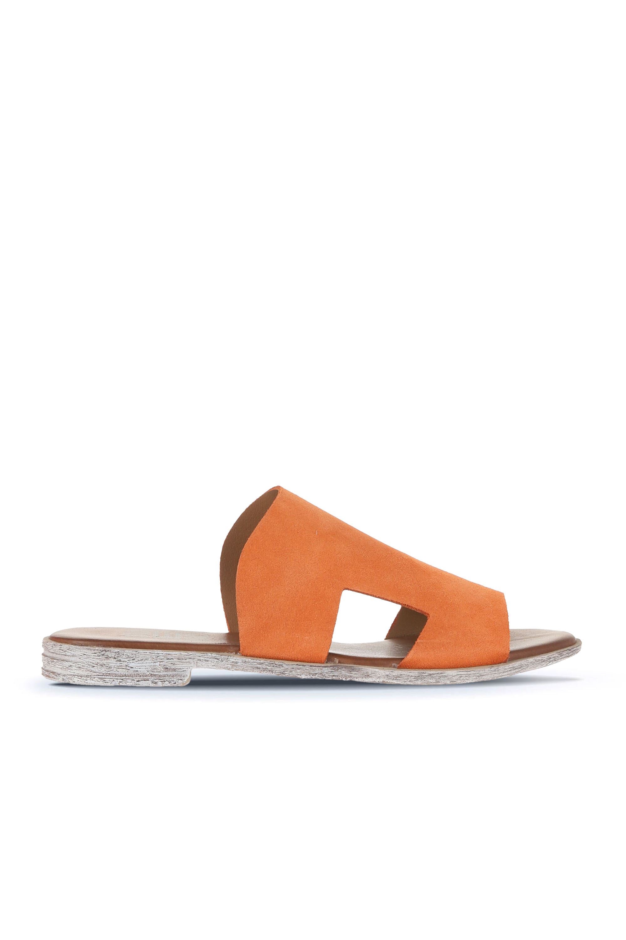 Bueno Women's Leather Flat Slipper