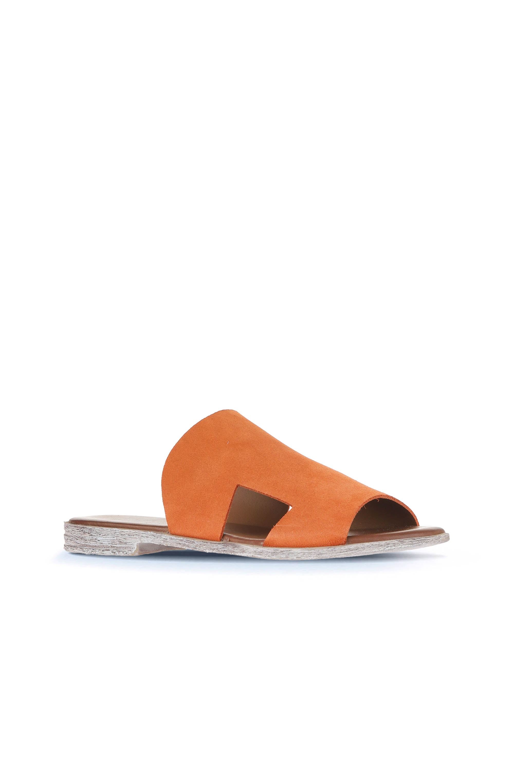 Bueno Women's Leather Flat Slipper