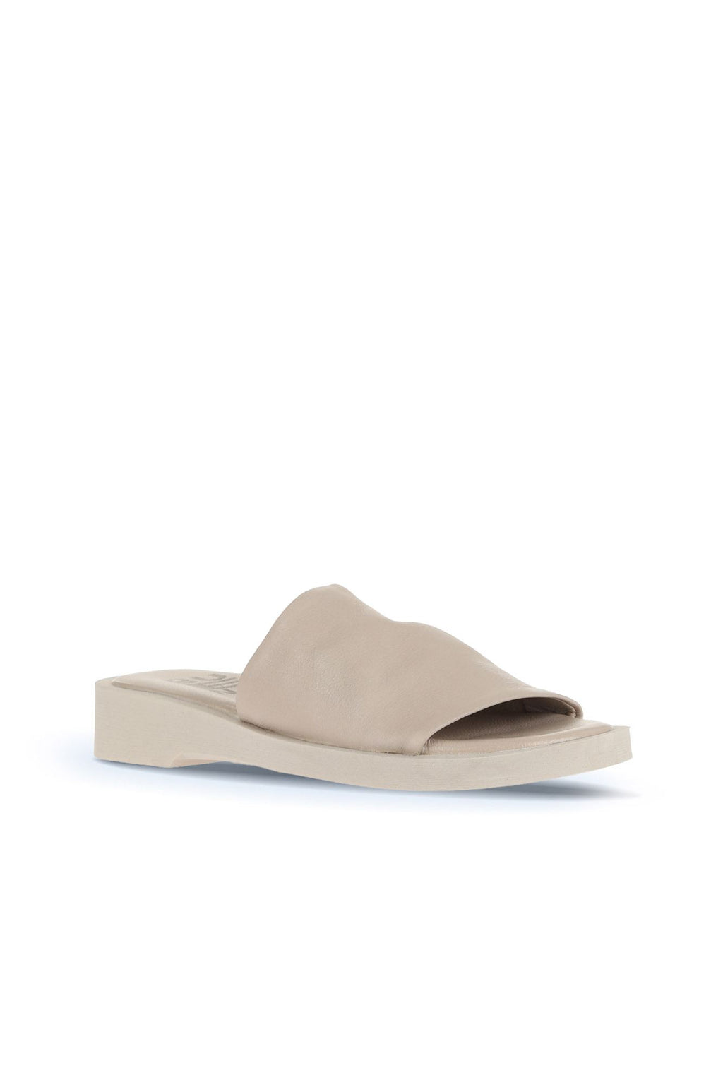 Bueno Women's Leather Flat Slipper