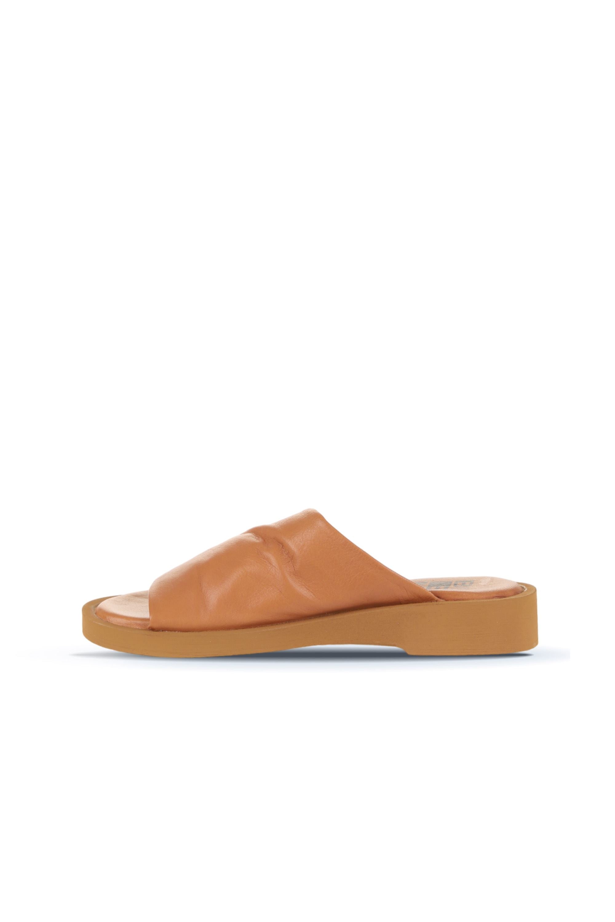 Bueno Women's Leather Flat Slipper