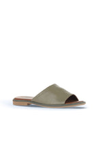 Bueno Women's Leather Flat Slipper