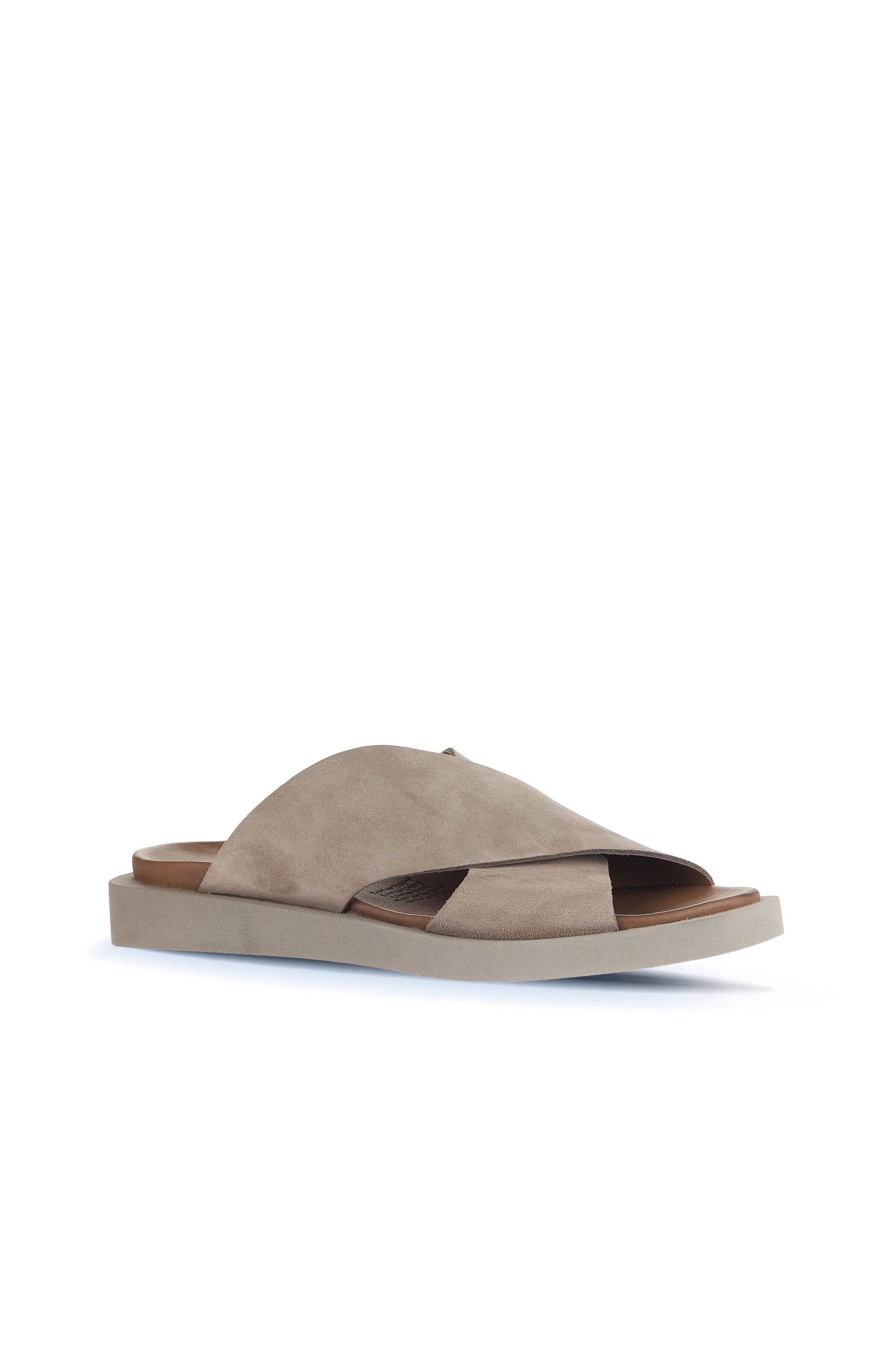Bueno Women's Leather Flat Slipper