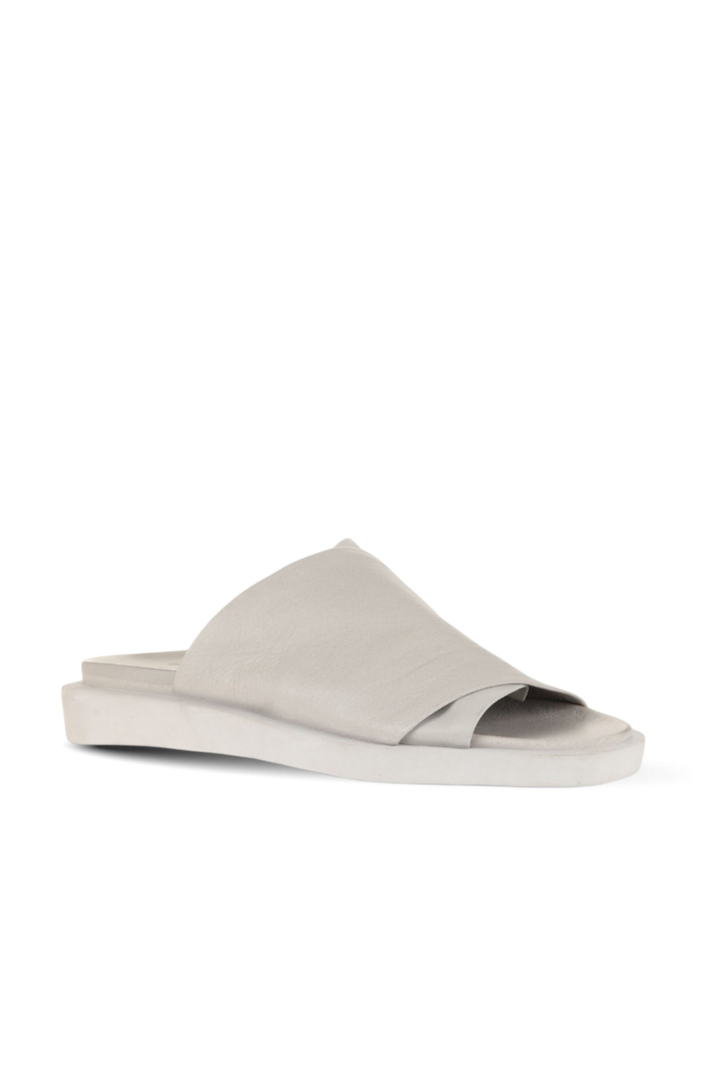 Bueno Women's Leather Flat Slipper