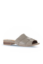 Bueno Women's Leather Flat Slipper