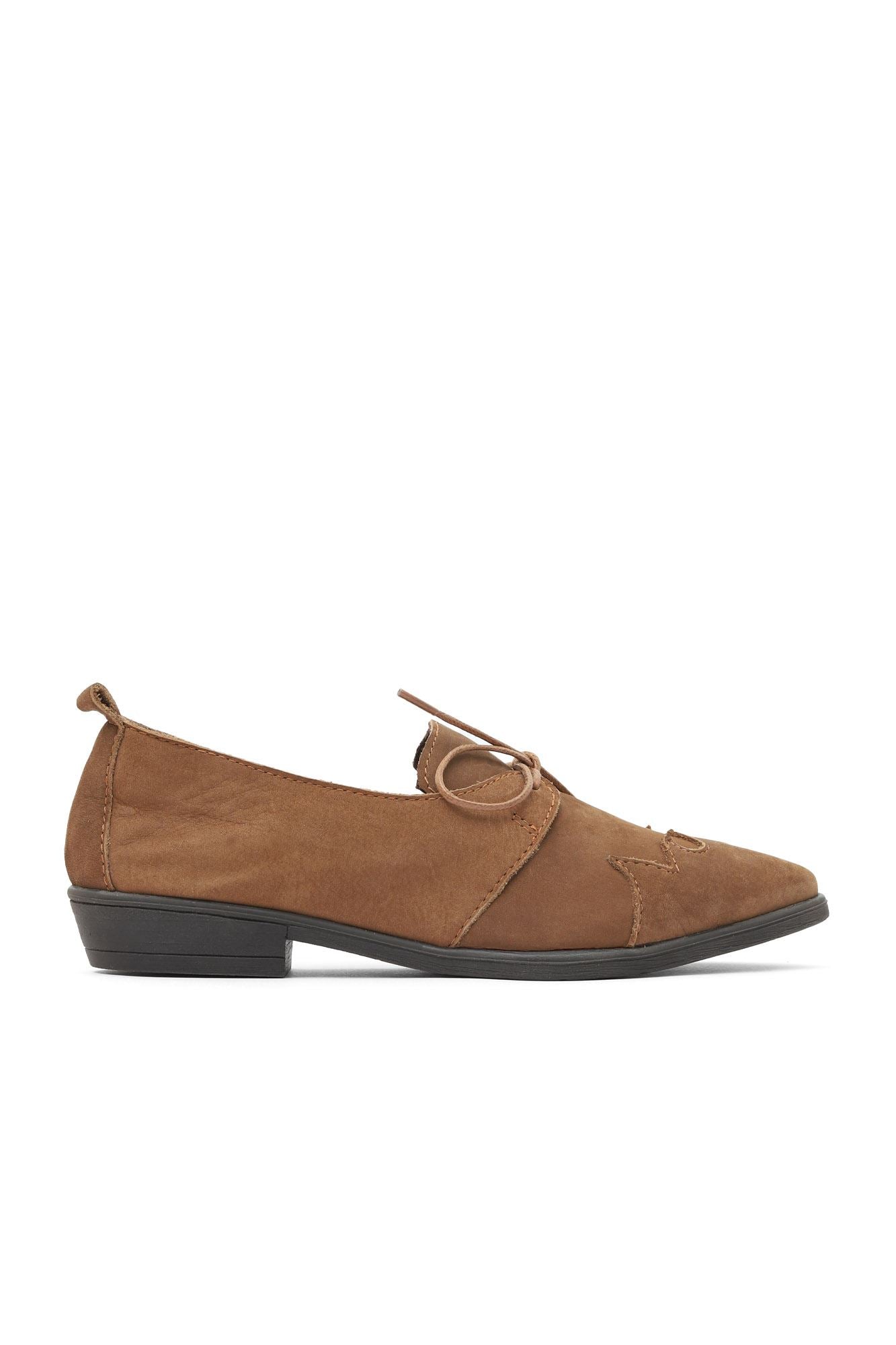 Bueno Women's Leather Casual Shoe