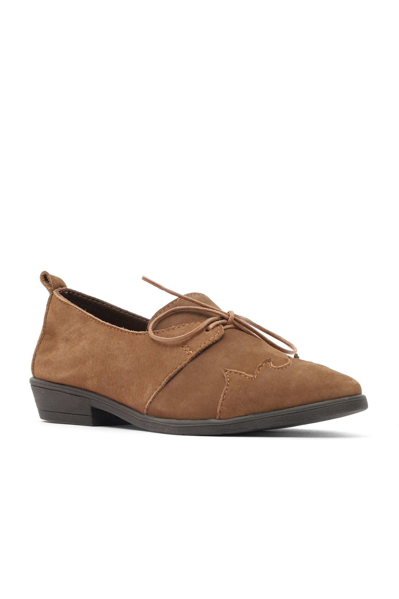 Bueno Women's Leather Casual Shoe