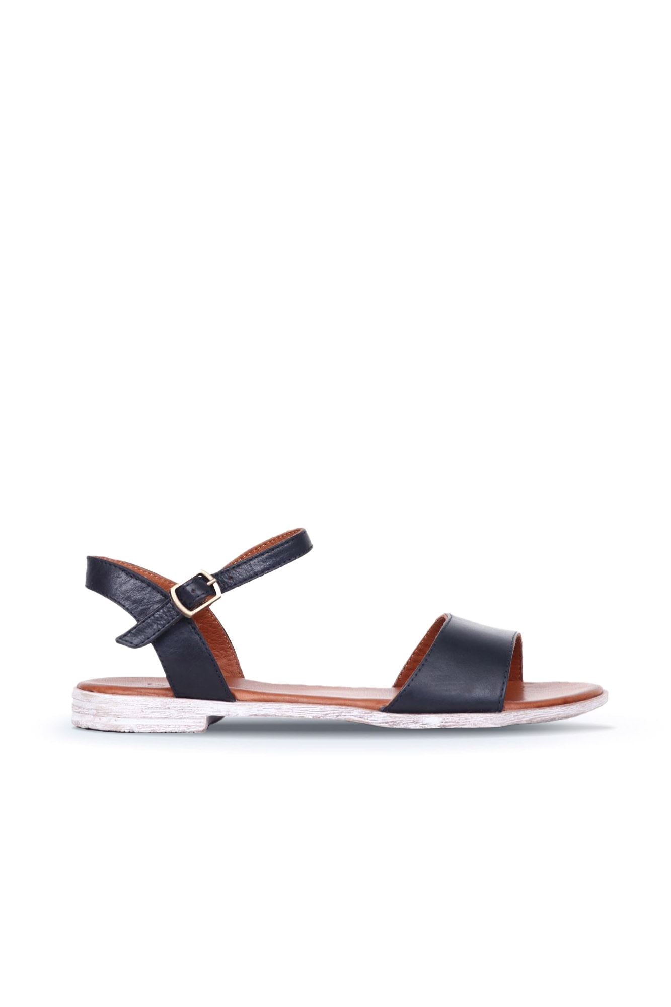 Bueno Women's Leather Flat Sandal