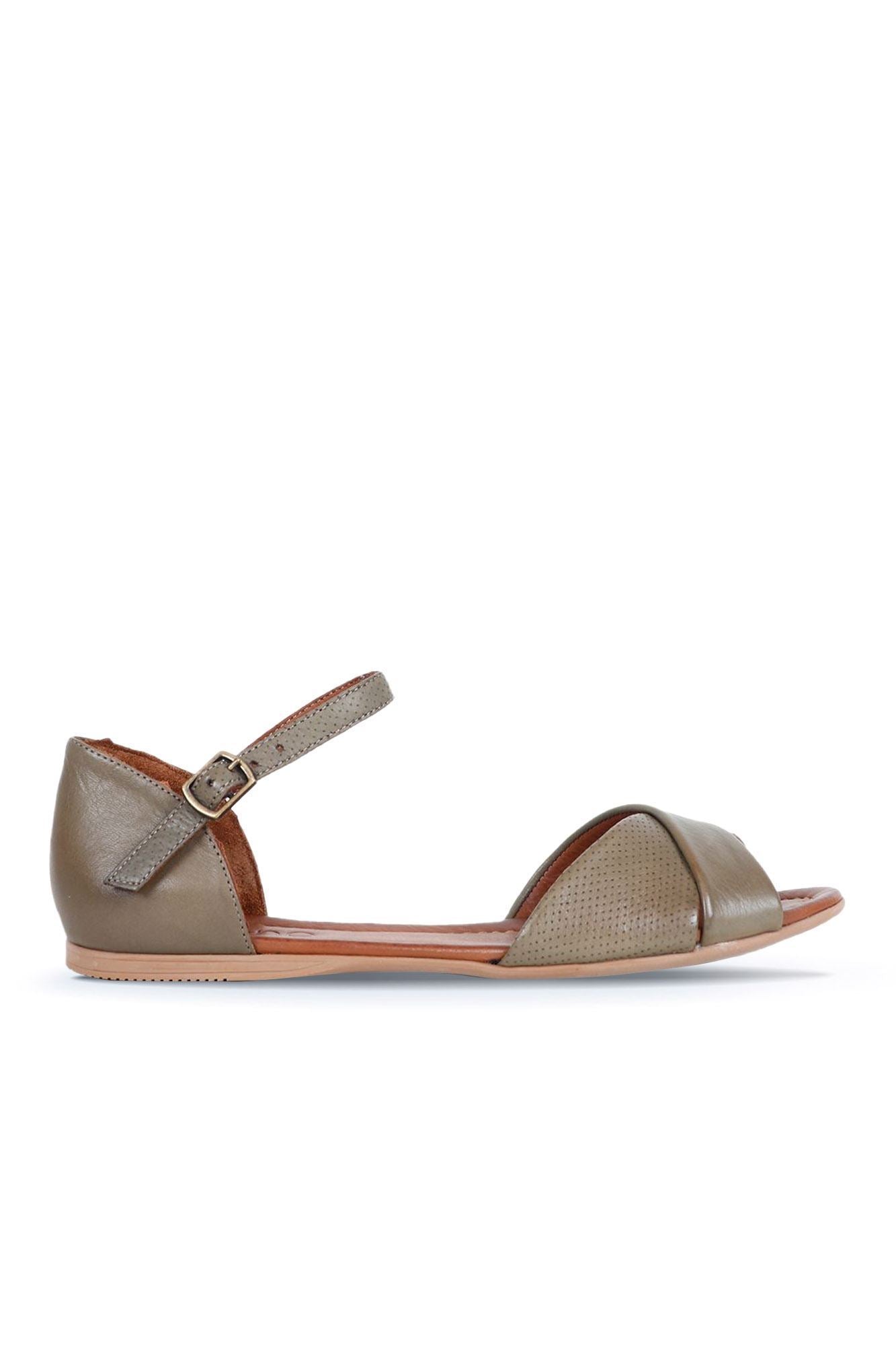 Bueno Women's Leather Flat Sandal