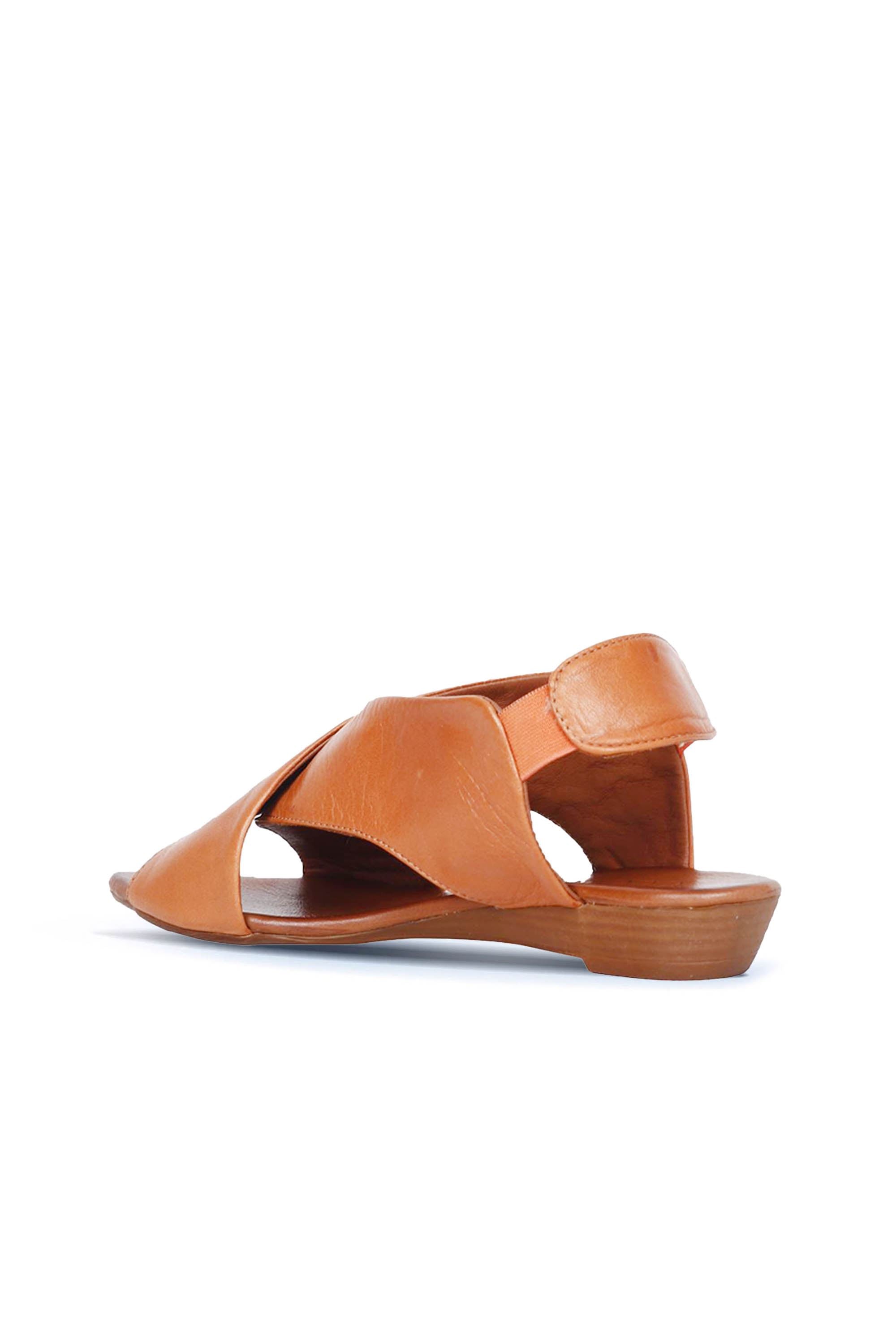 Bueno Women's Leather Flat Sandal
