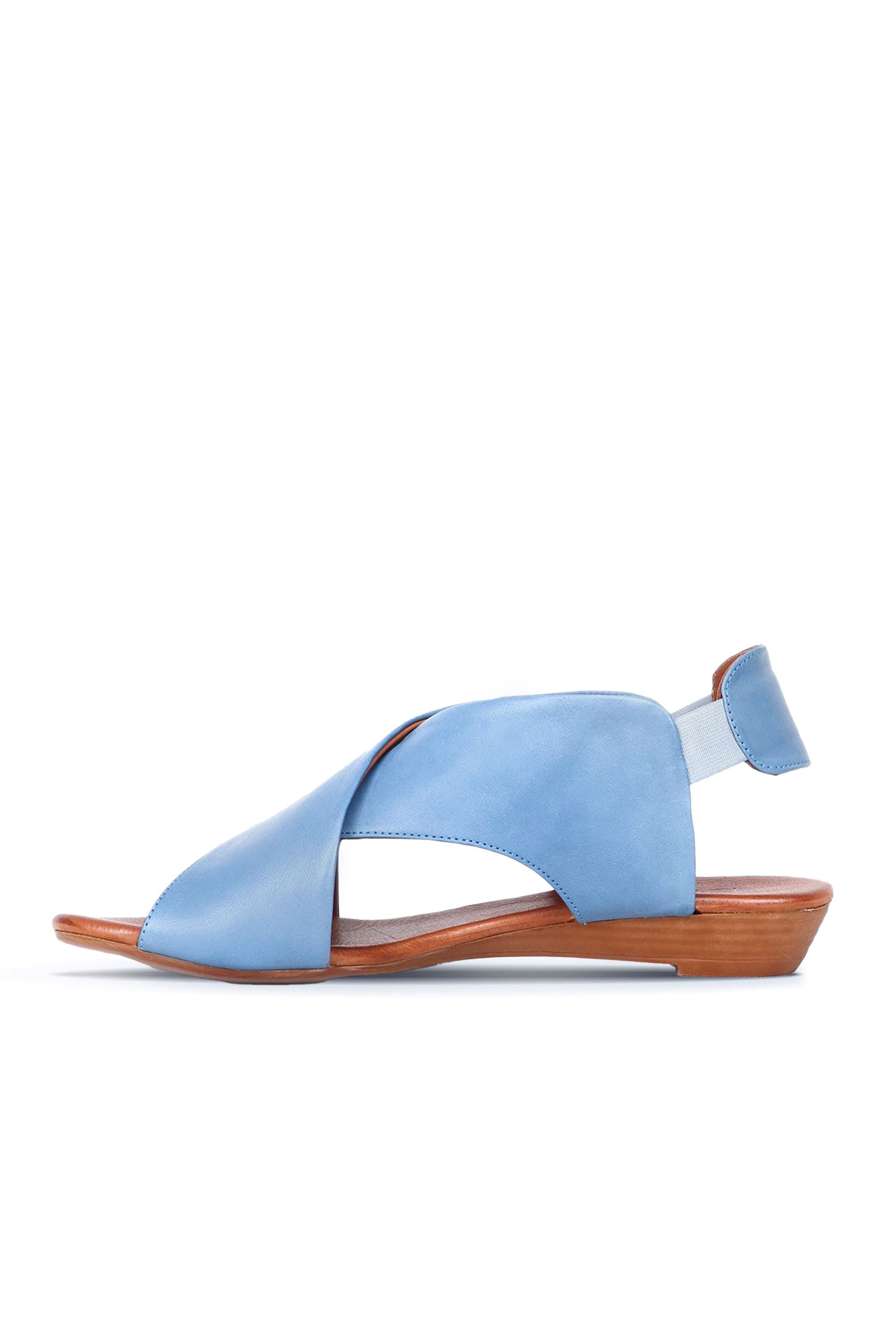 Bueno Women's Leather Flat Sandal